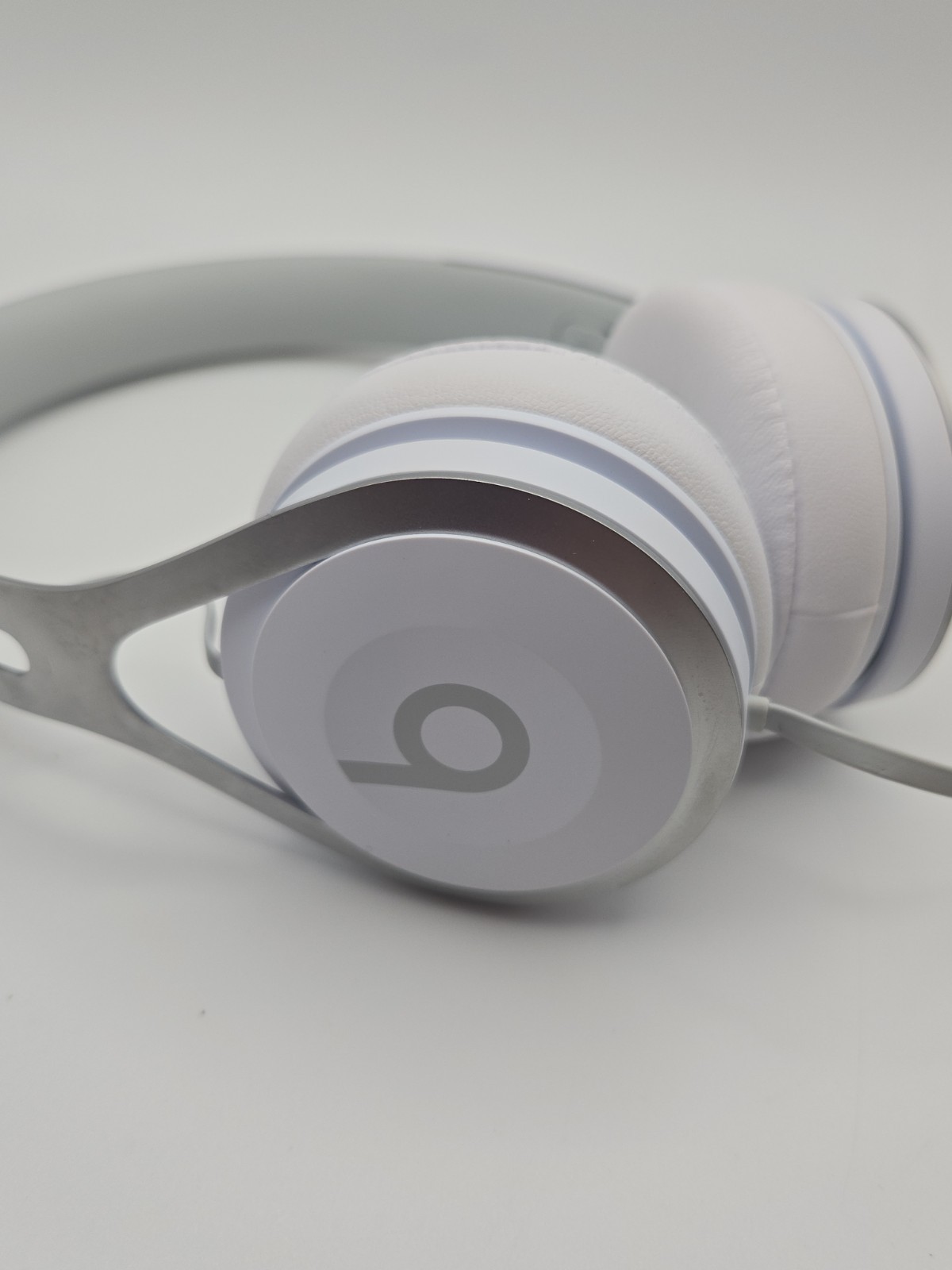 Original OEM Beats by Dr. Dre EP Wired On-Ear Headphones White 3.5mm Jack TESTED