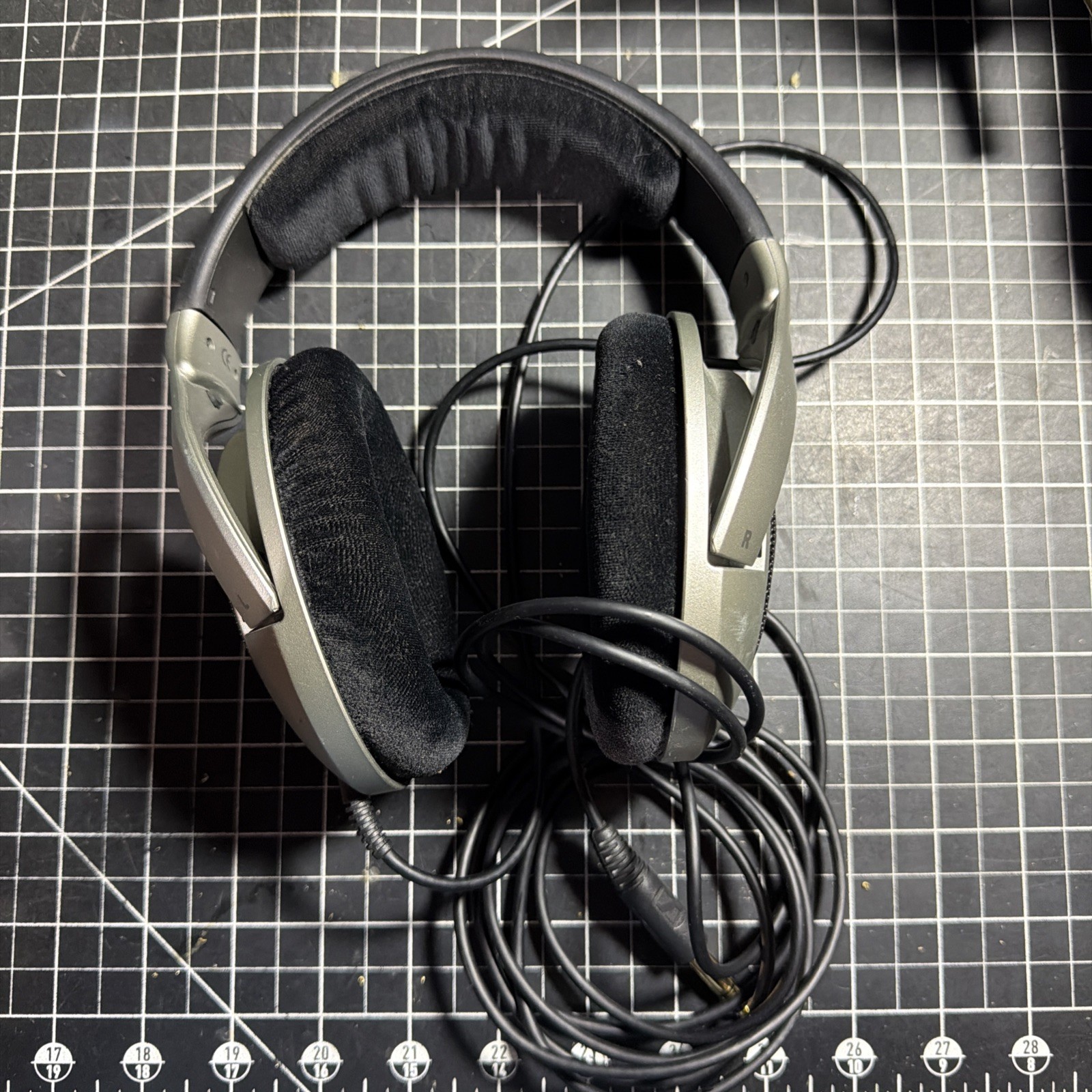 Sennheiser HD 555 Headband Headphones – Black/Gray
