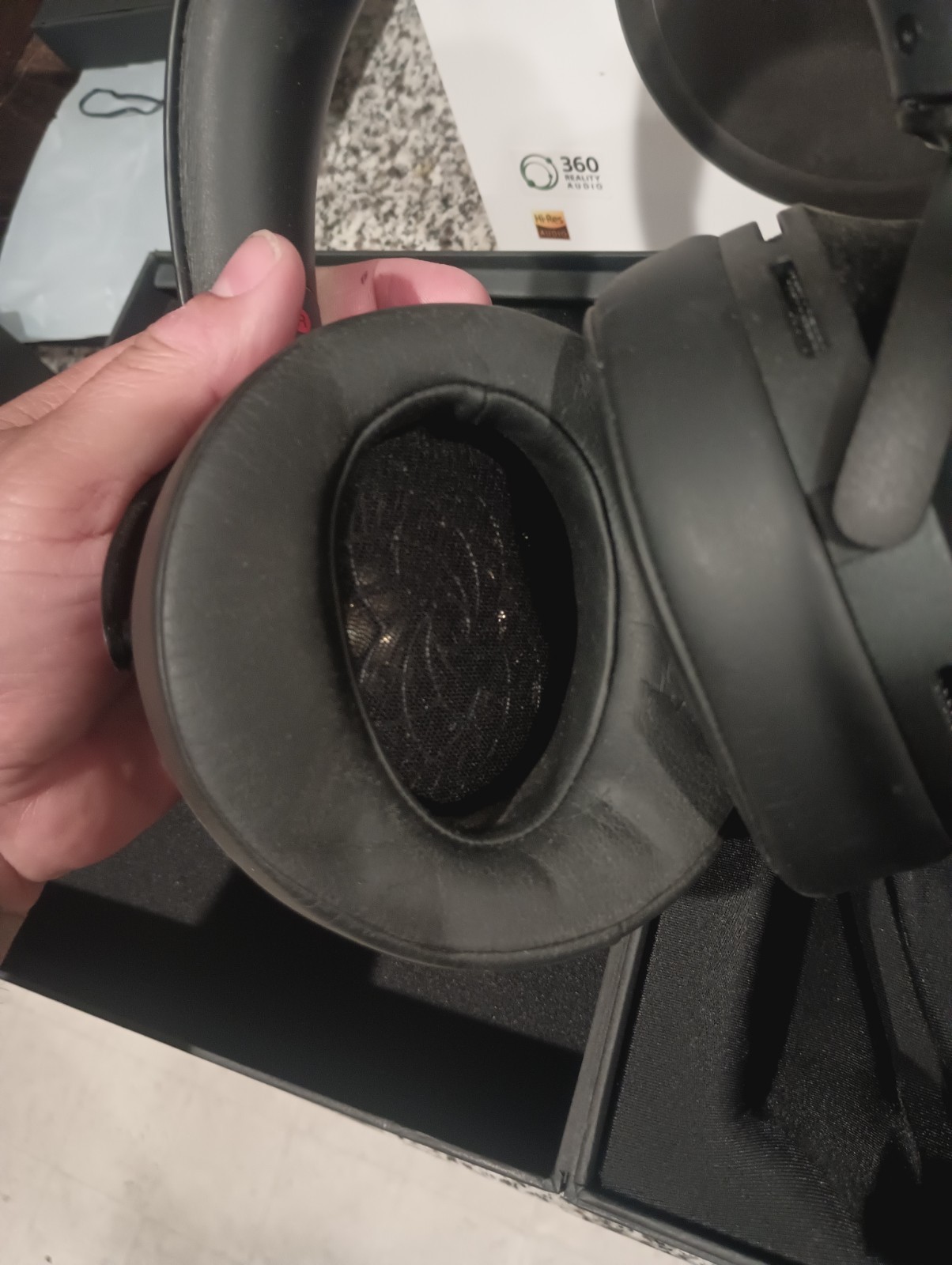 Sony MDR-Z7M2 Hi-Res Stereo Headphones Black – Open Box