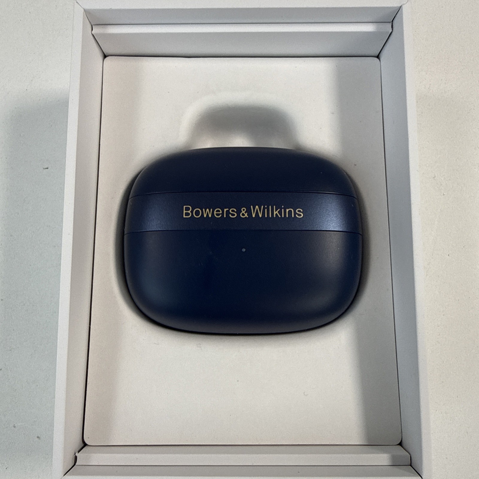 Bowers & Wilkins Pi8 In-Ear Wireless Noise Cancelling Headphones – Midnight Blue