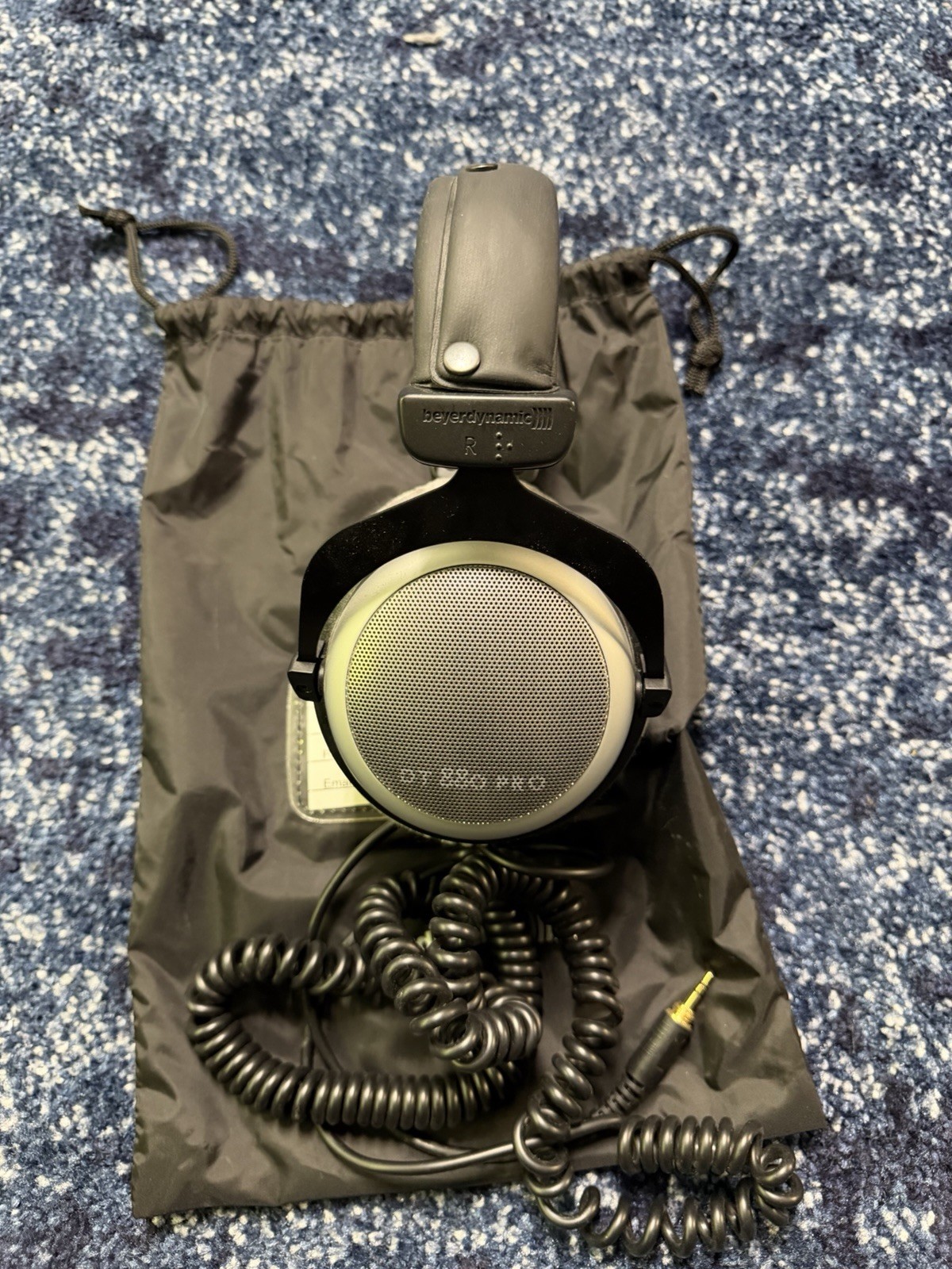 Beyerdynamic DT 880 Pro 250 ohm Semi-open Reference Studio Headphones