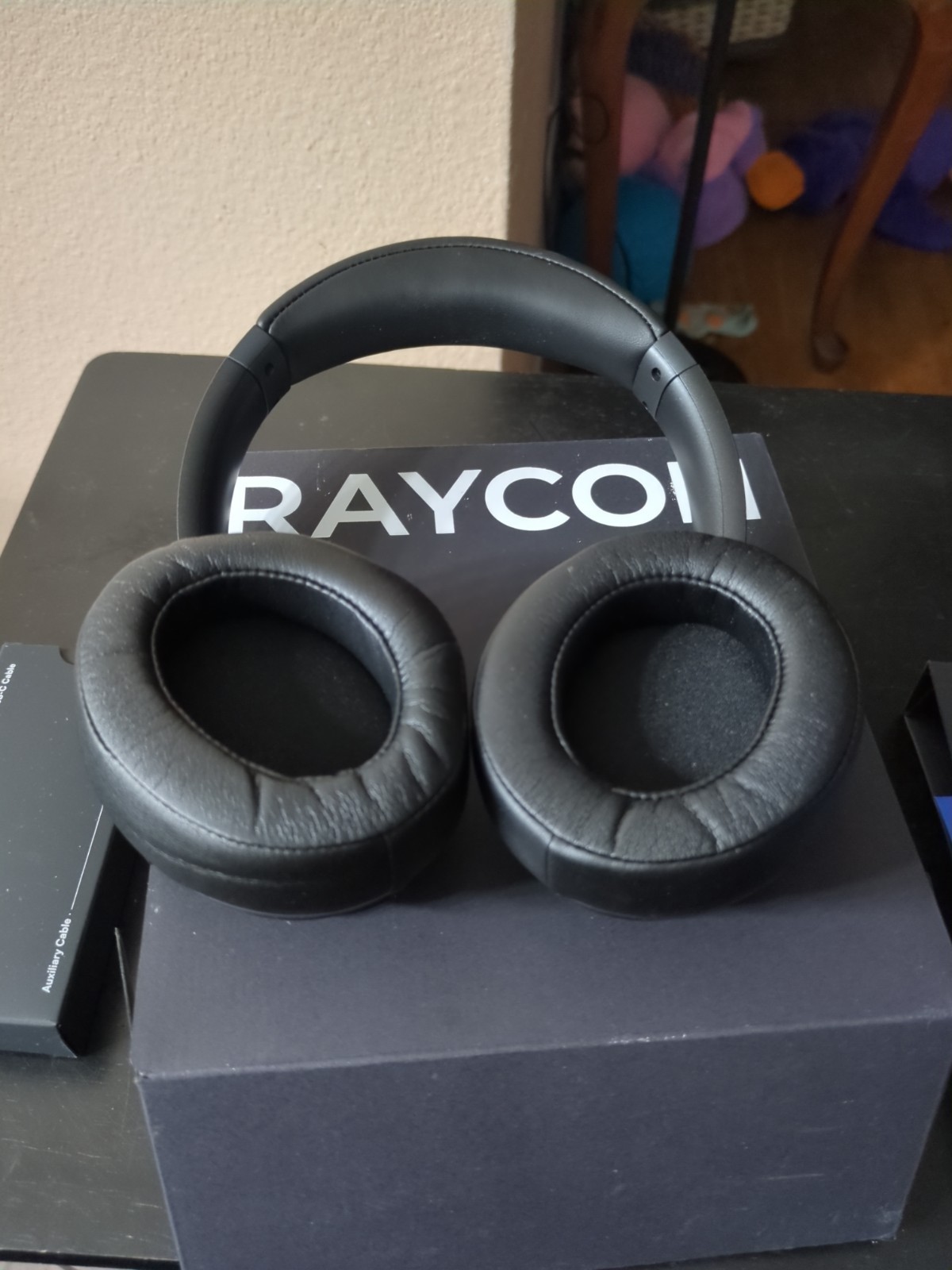 Raycon RBH820 Wireless Noise-Cancelling Over-the-Ear Headphones