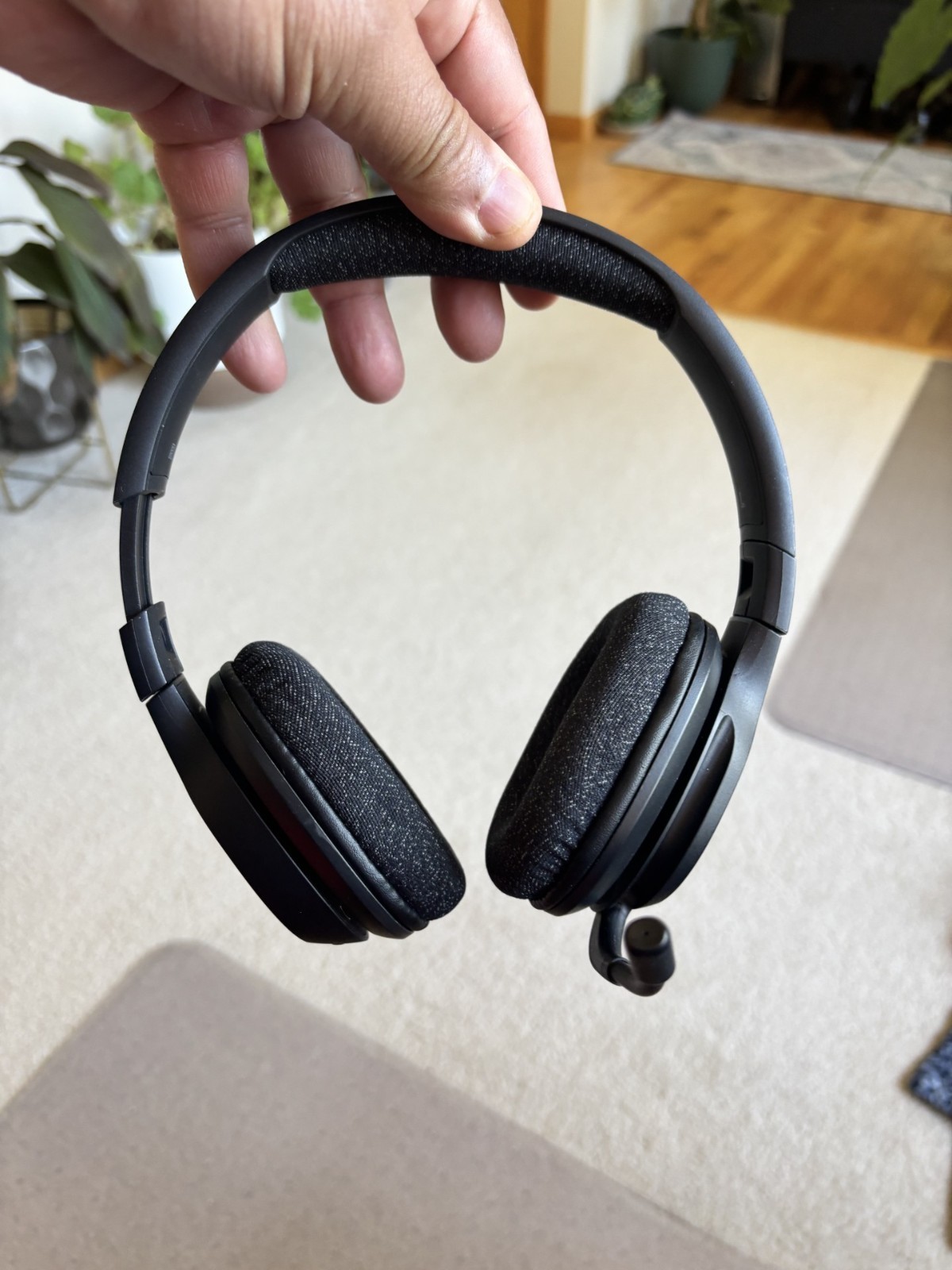 Belkin SoundForm Adapt Wireless Over-Ear Headset Headphones