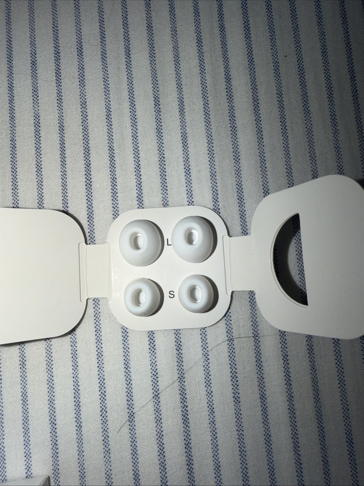 Unused Apple AirPods Pro 1st Gen – White Includes Box