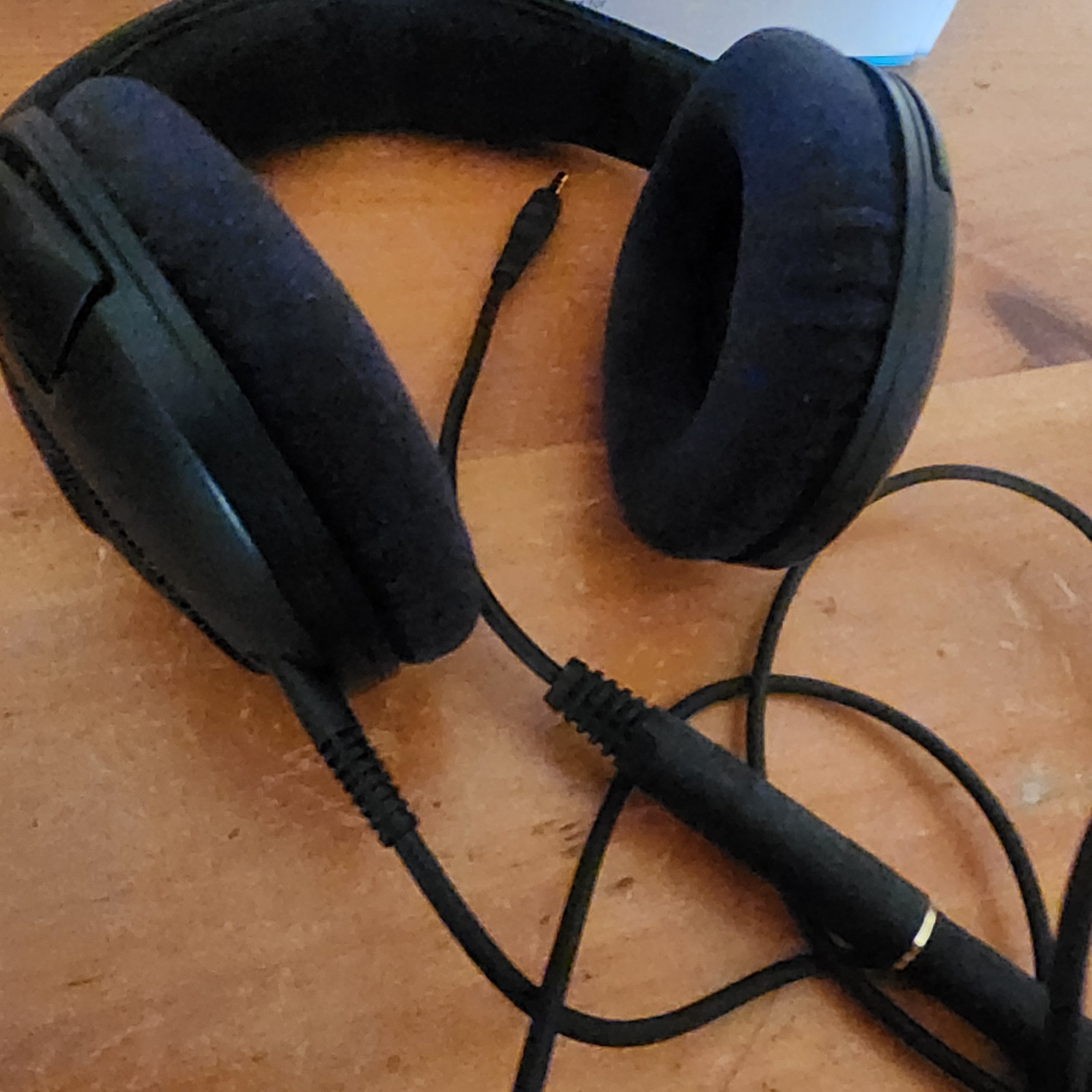 Sennheiser HD 560S Headphones With Original Box and Adapter Reference Open Back