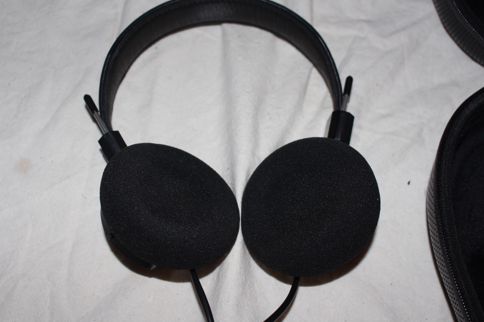 Grado GH3 headphones with Case