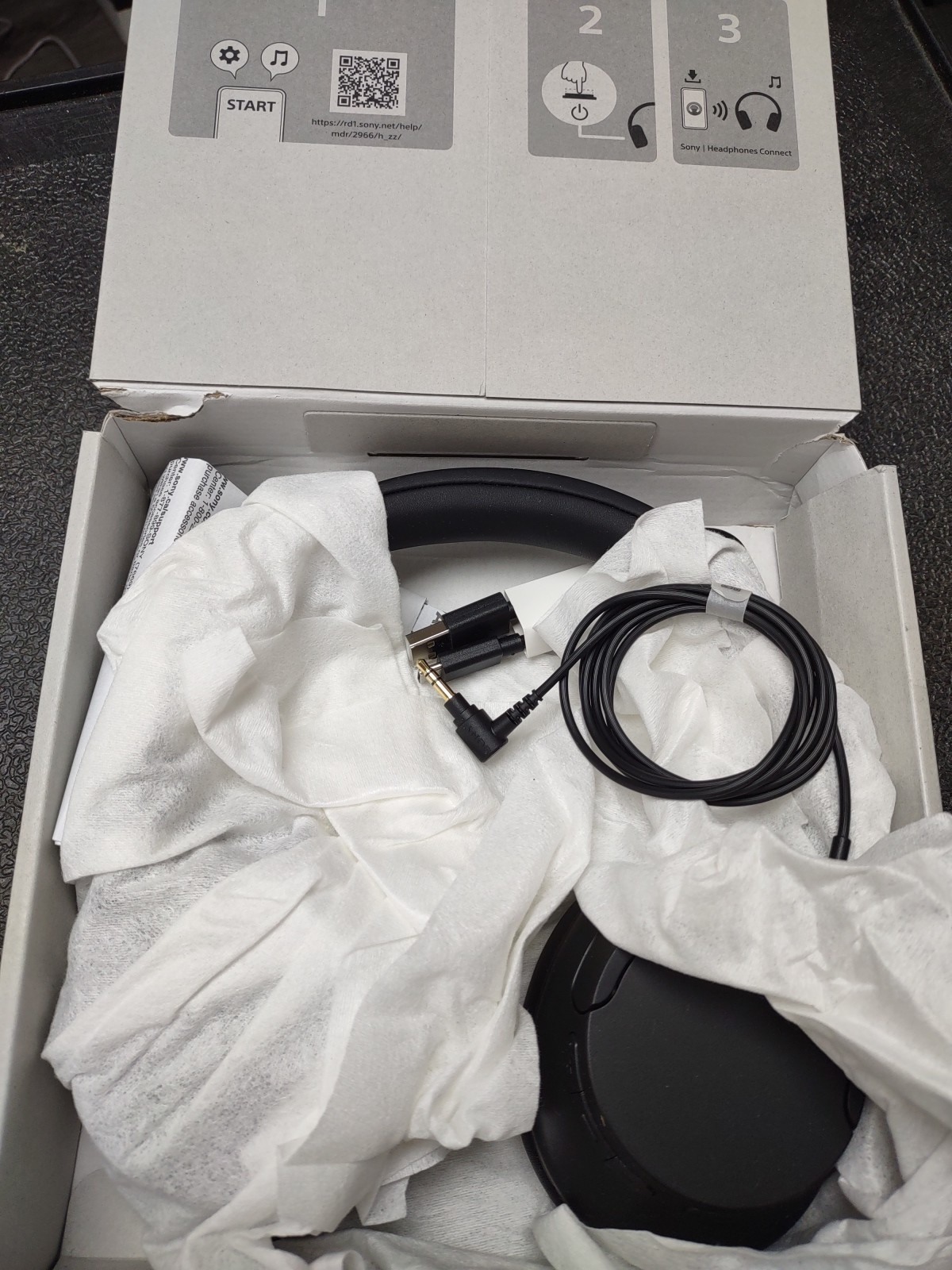Sony WH-CH720N Noise Canceling, Bluetooth , Alexa Built-In – New