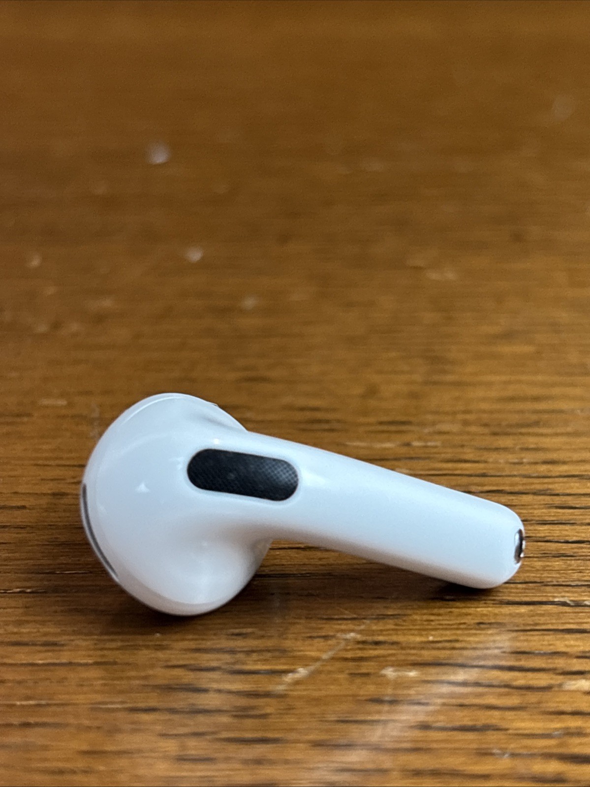 Apple AirPods 4 Replacement: Right Side AirPods A3050 (Without ANC) – Excellent