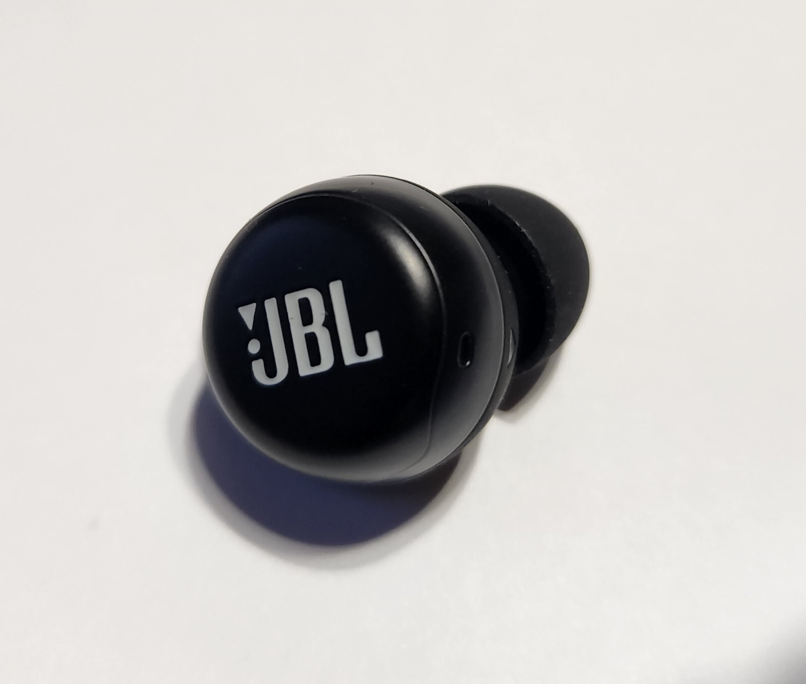 DEFECTIVE Black JBL LIVE FREE NC+ True Wireless RIGHT SIDE ONLY Earbud -NO POWER