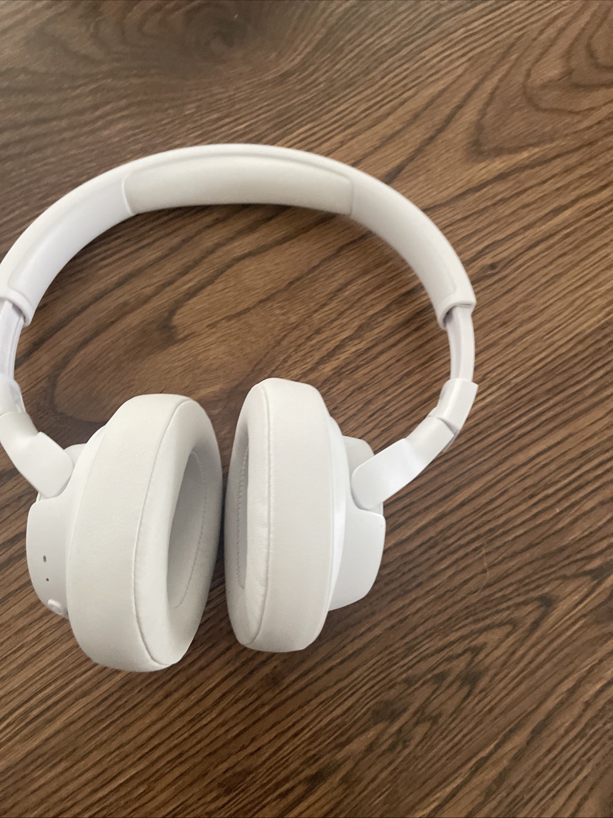 JBL Tune 770NC Over-ear Wireless Headphones – White