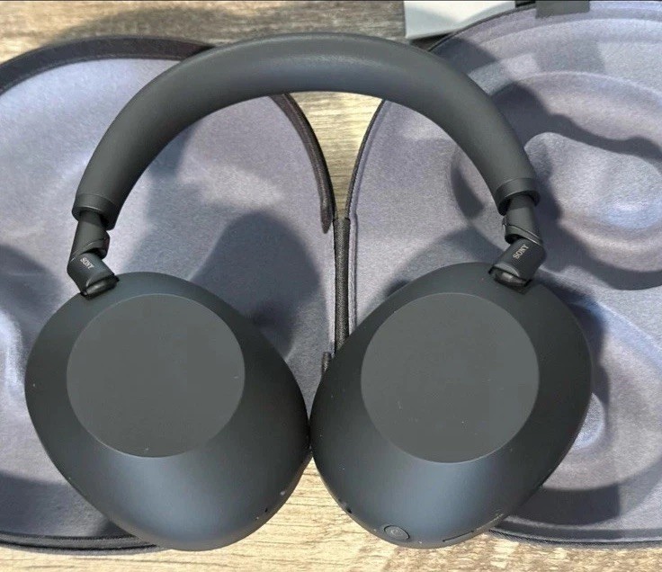 BRAND NEW Sony WH-1000XM6 Wireless Noise Canceling Headphones – Black