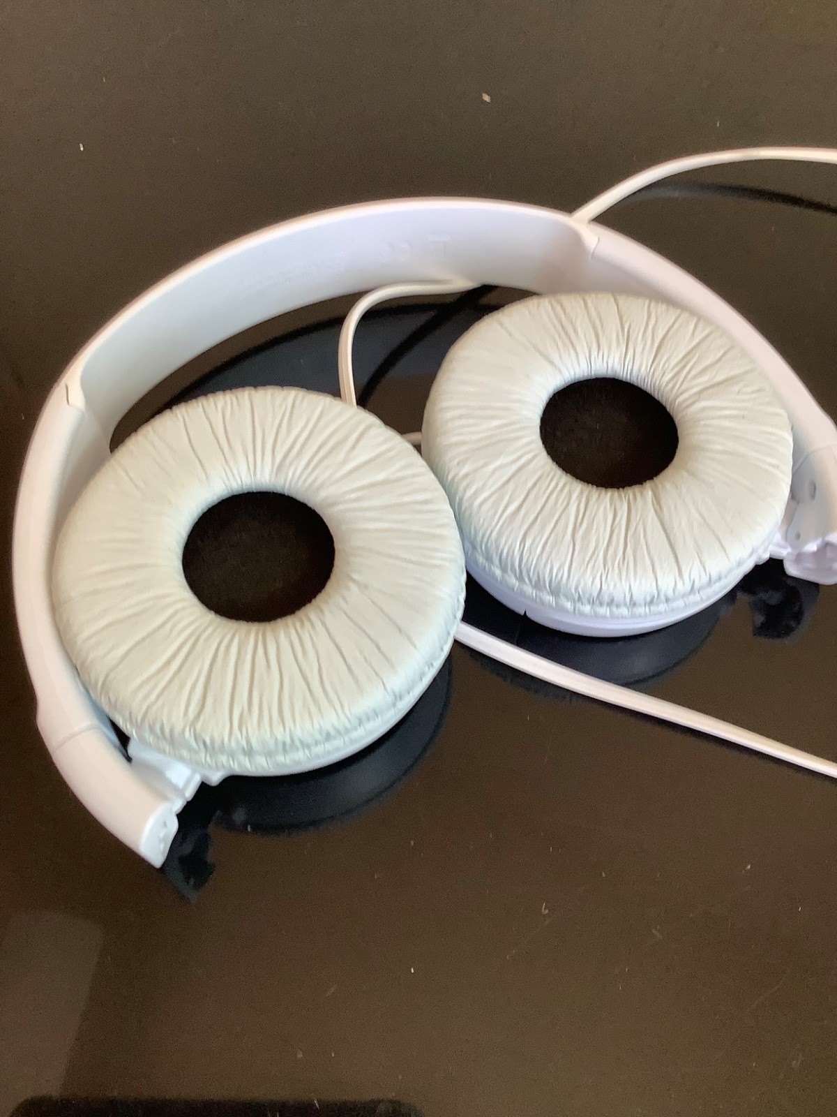 Sony MDR-ZX110 Ear-Pad (On the Ear) Headband Headphones – White