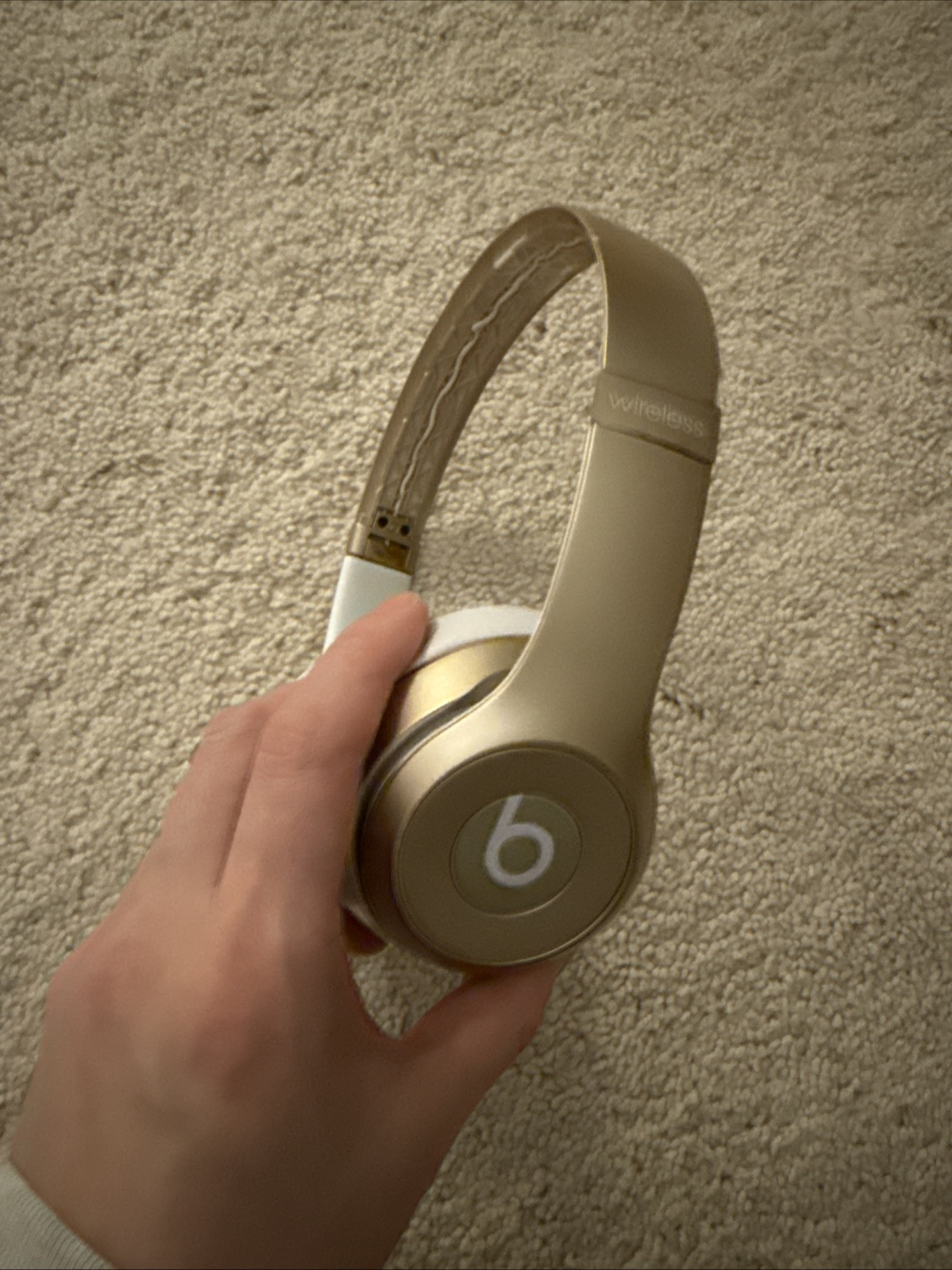 Used Gold Beats Solo Wireless Headphones SEE DESCRIPTION