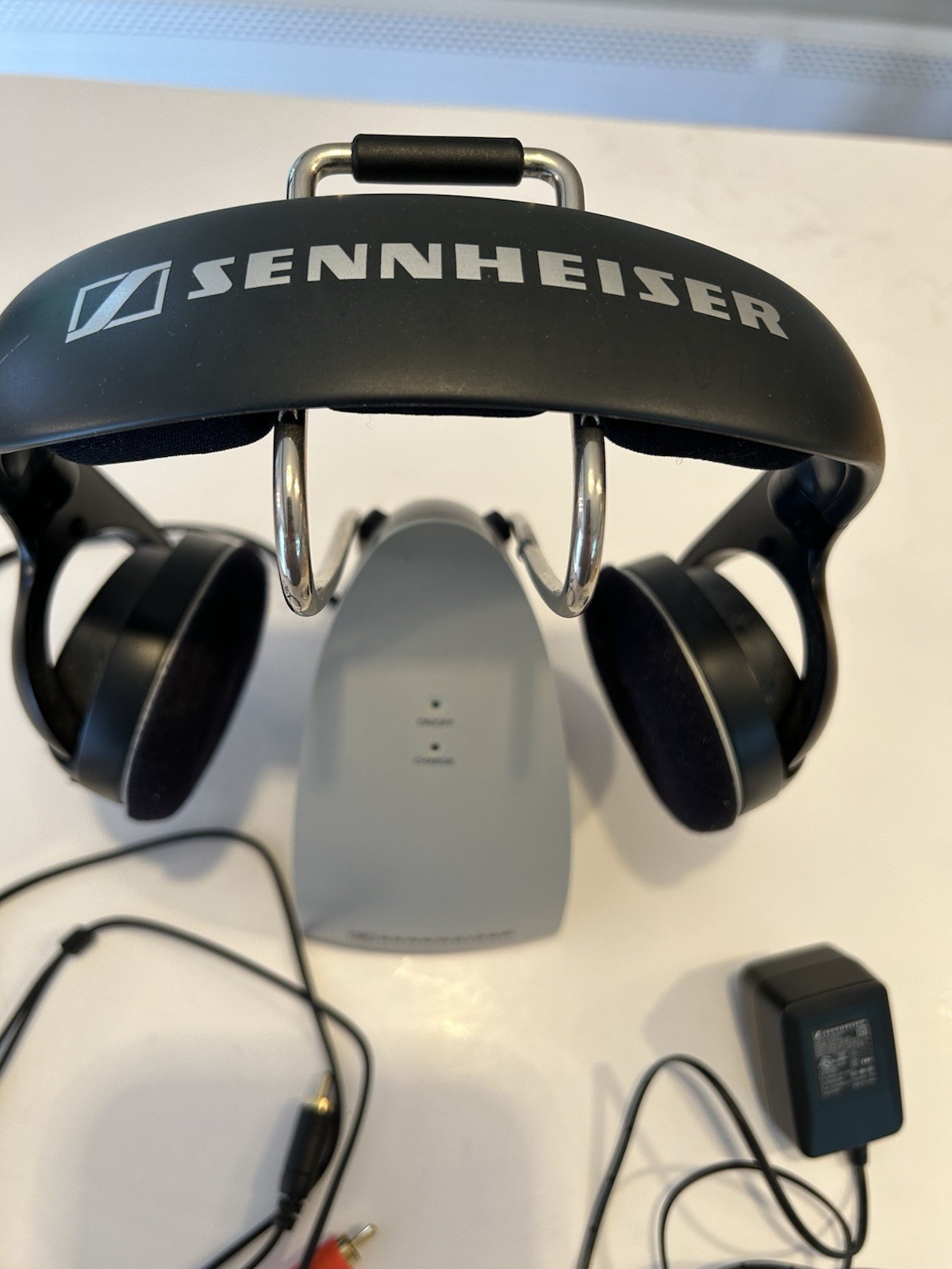 Sennheiser HDR 120 RF UHF Wireless TV Headphones TR120 Base Adapter Rechargeable