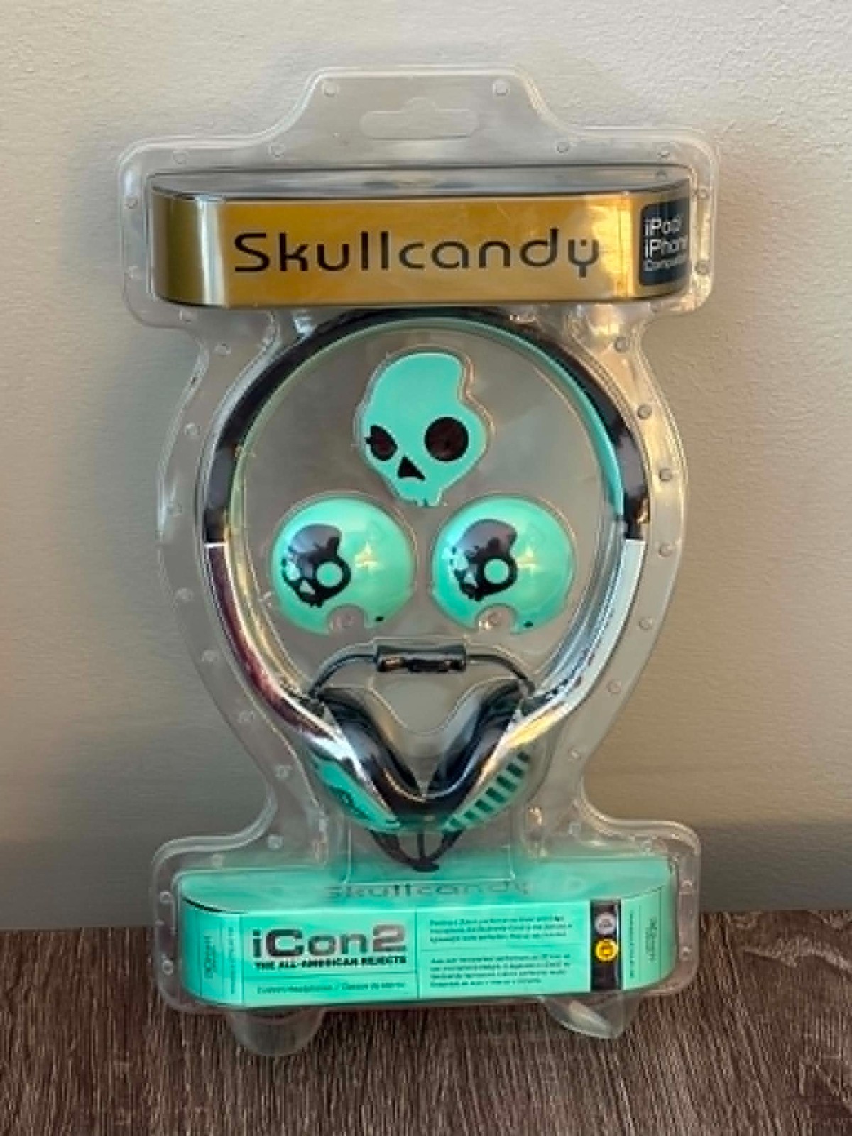 SKULLCANDY ICON 2 HEADPHONES ALL-AMERICAN REJECTS MINT GREEN NIB RARE 30 mm