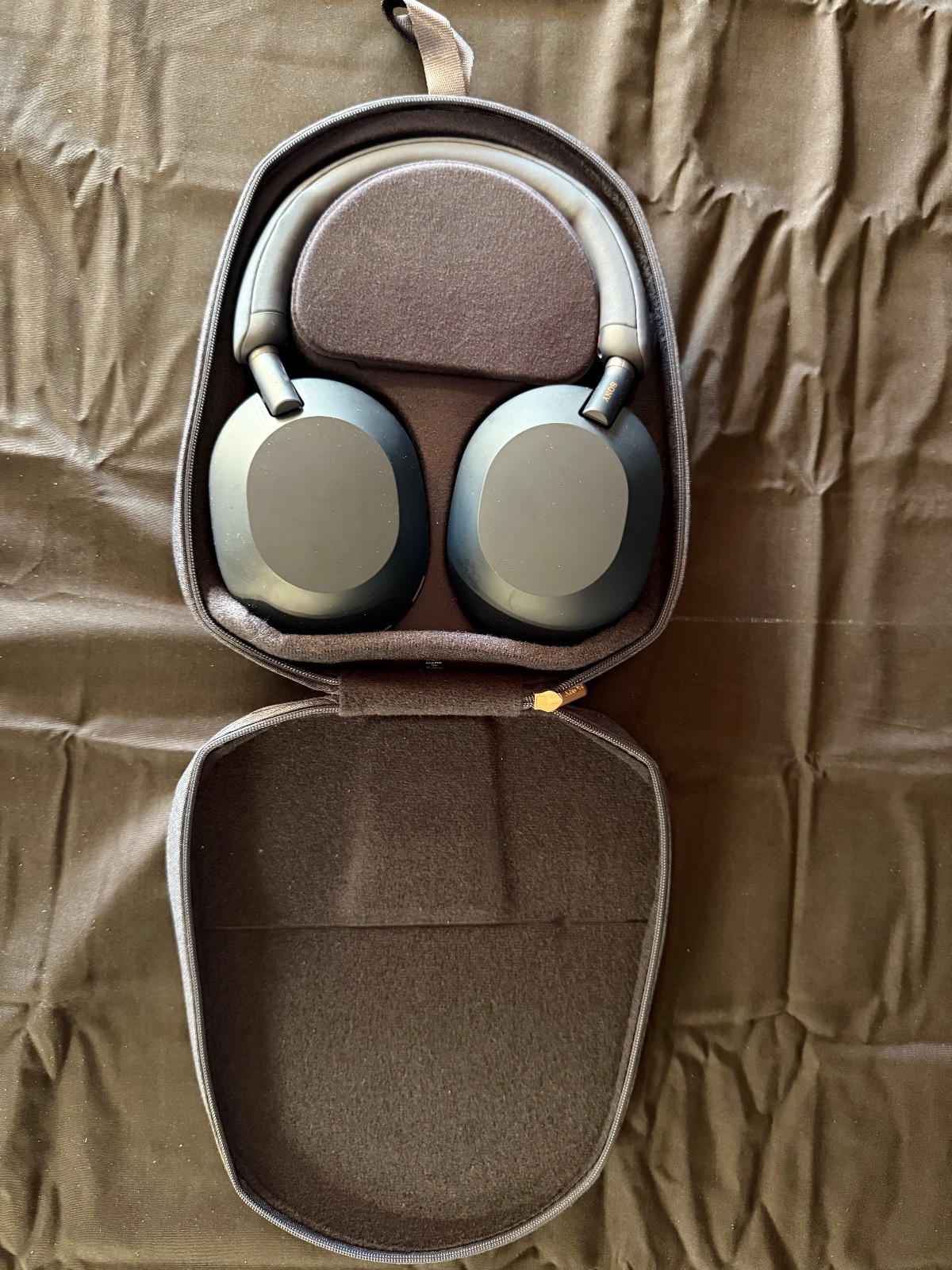 Sony WH-1000xm5 premium noise canceling Headphones – Midnight Blue