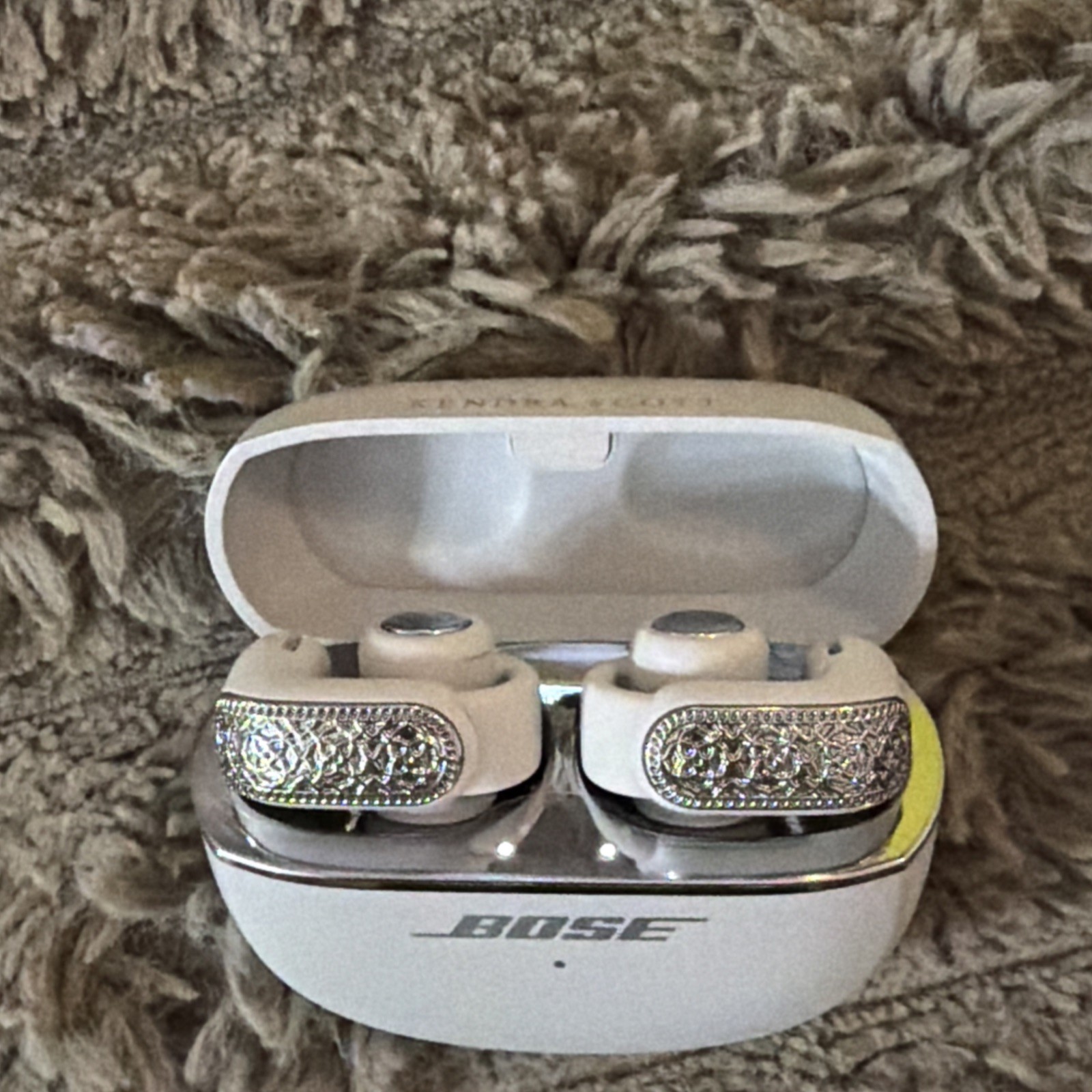 Bose x Kendra Scott Ultra Open Earbuds – Rhodium Filigree “Missing Charger”