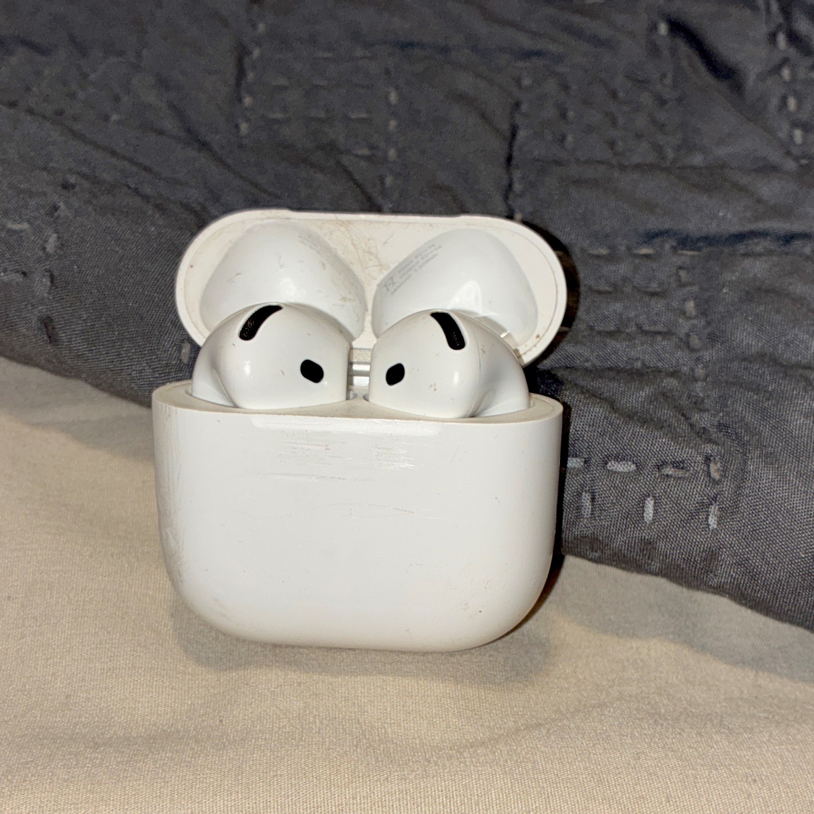 Apple AirPods 4 with ANC bluetooth Wireless earbuds, w/ Charging Case White