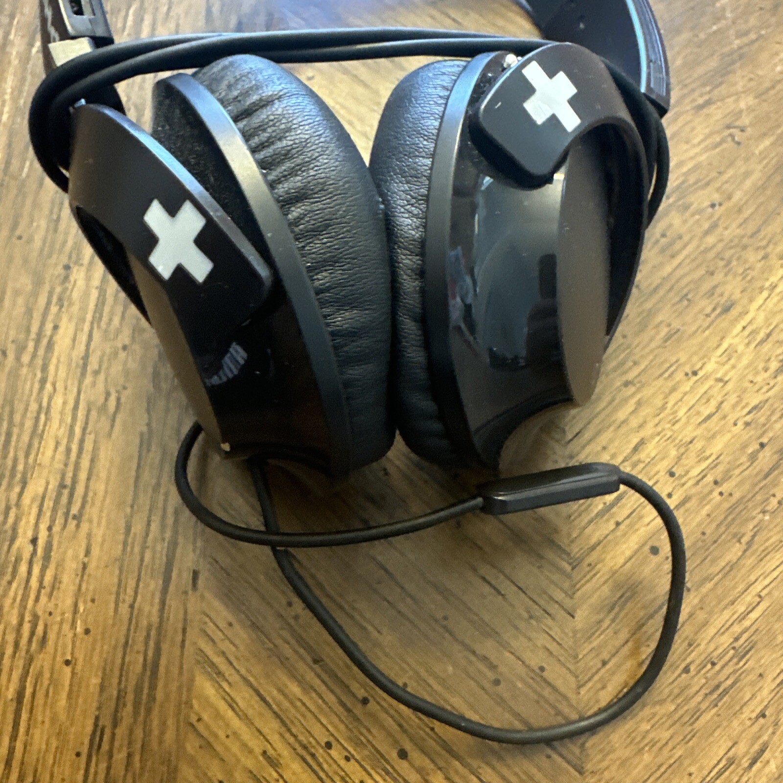 PHILIPS Bass+ SHL3075 Closed-Back Headphones with Mic Wired Headset