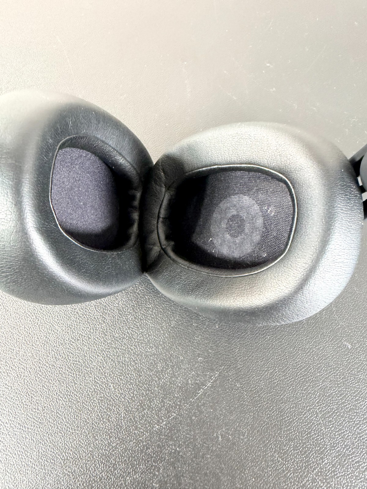 AKG K371 Over-Ear Oval Closed-Back Pro Studio Headphones 50MM Drivers / Swivel