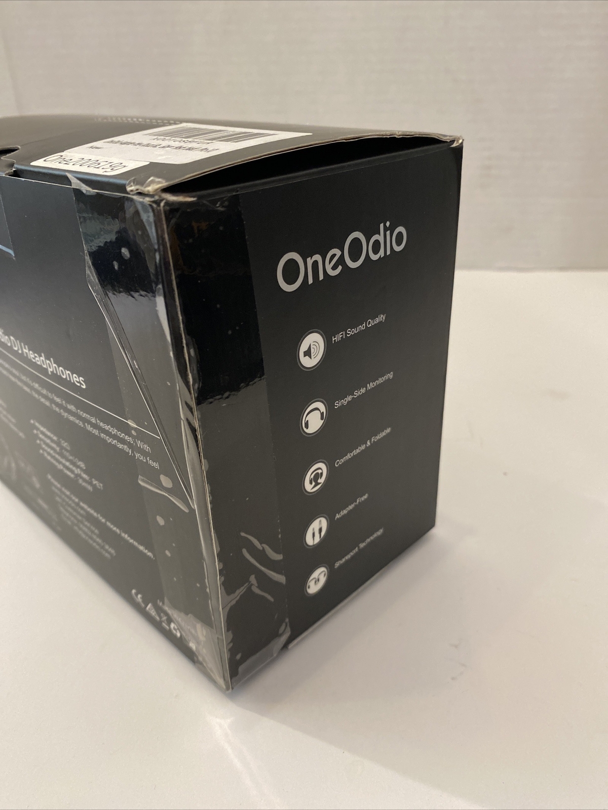 One Odio Over The Ear Wired 3.5MM Headhones Red And Black Very Good Pro 10