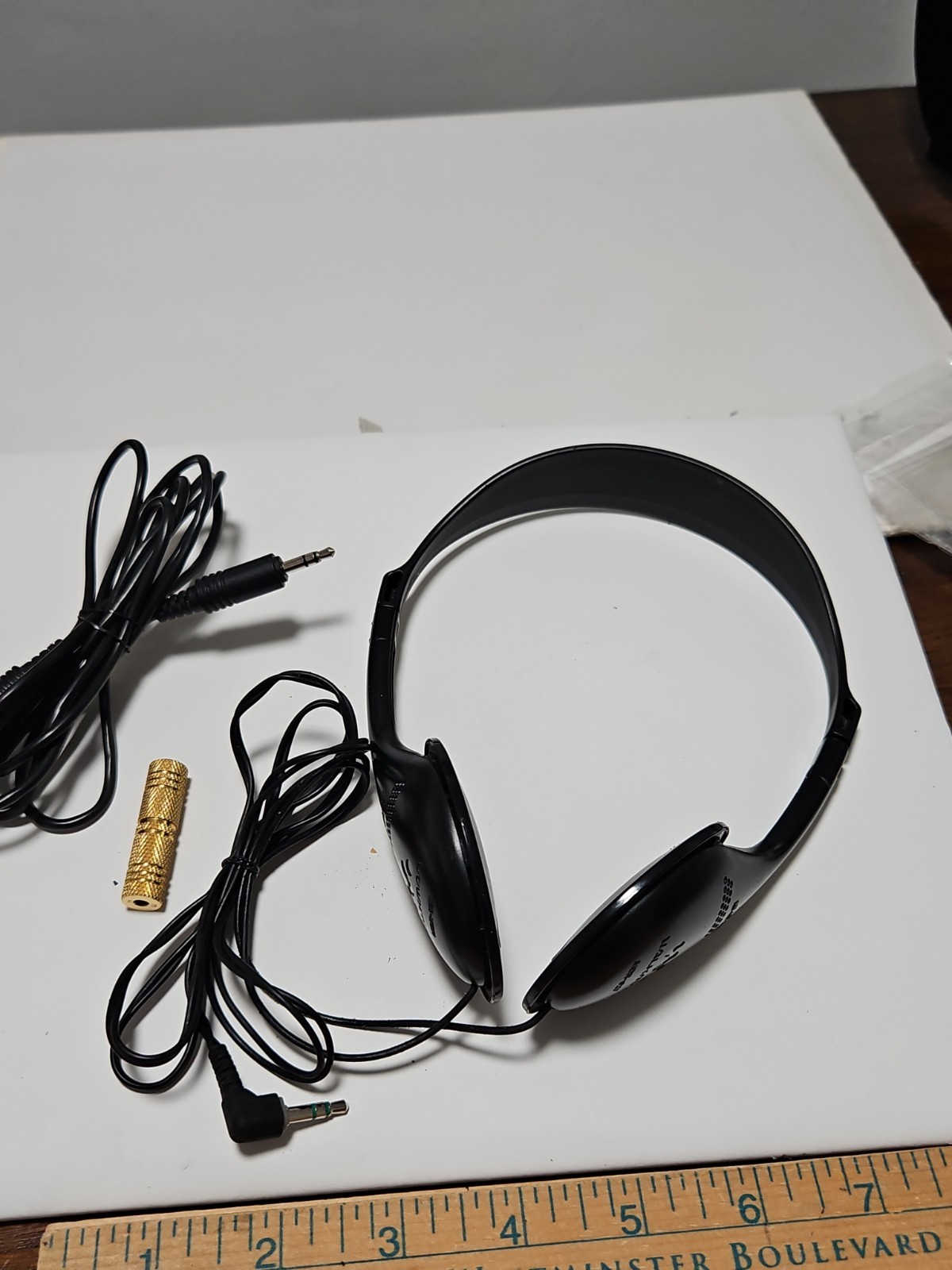 Sony Walkman MDR-027 On-Ear Headphones Black Wired Portable Audio Black Vintage