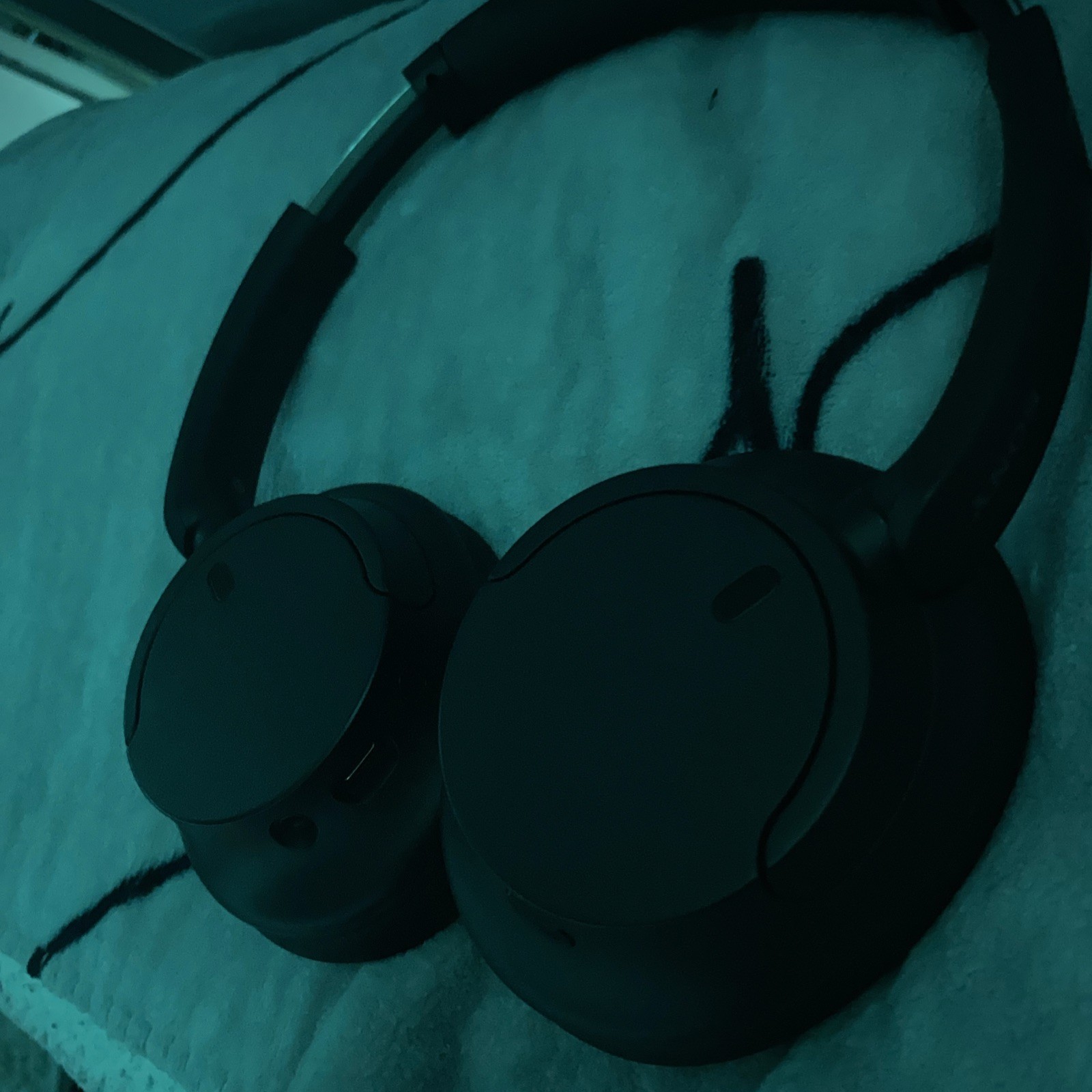 Sony WHCH720N Wireless Over the Ear Noise Canceling Headphones Black