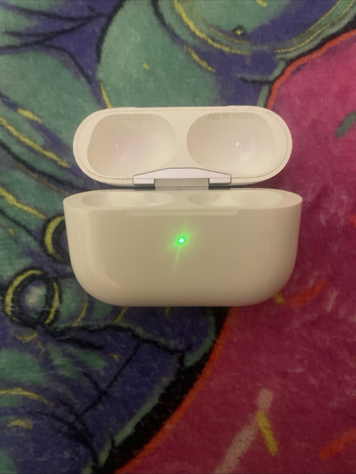 Genuine Charging Case for Apple AirPods Pro (2nd Gen) MQD83AM/A – Lightning Port
