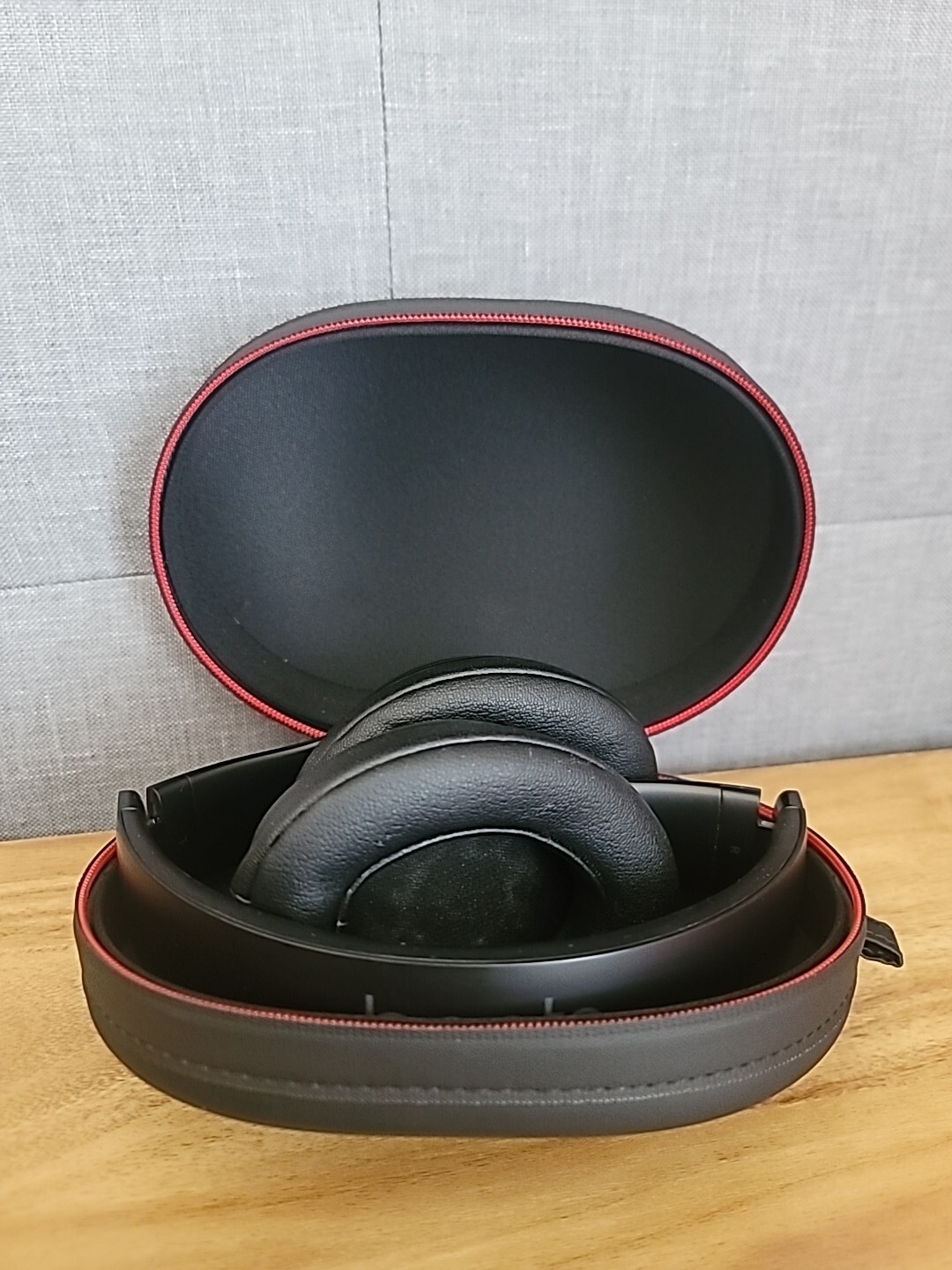 Beats by Dr. Dre Studio3 Over the Ear Wireless Headphones – Matte Black-Used
