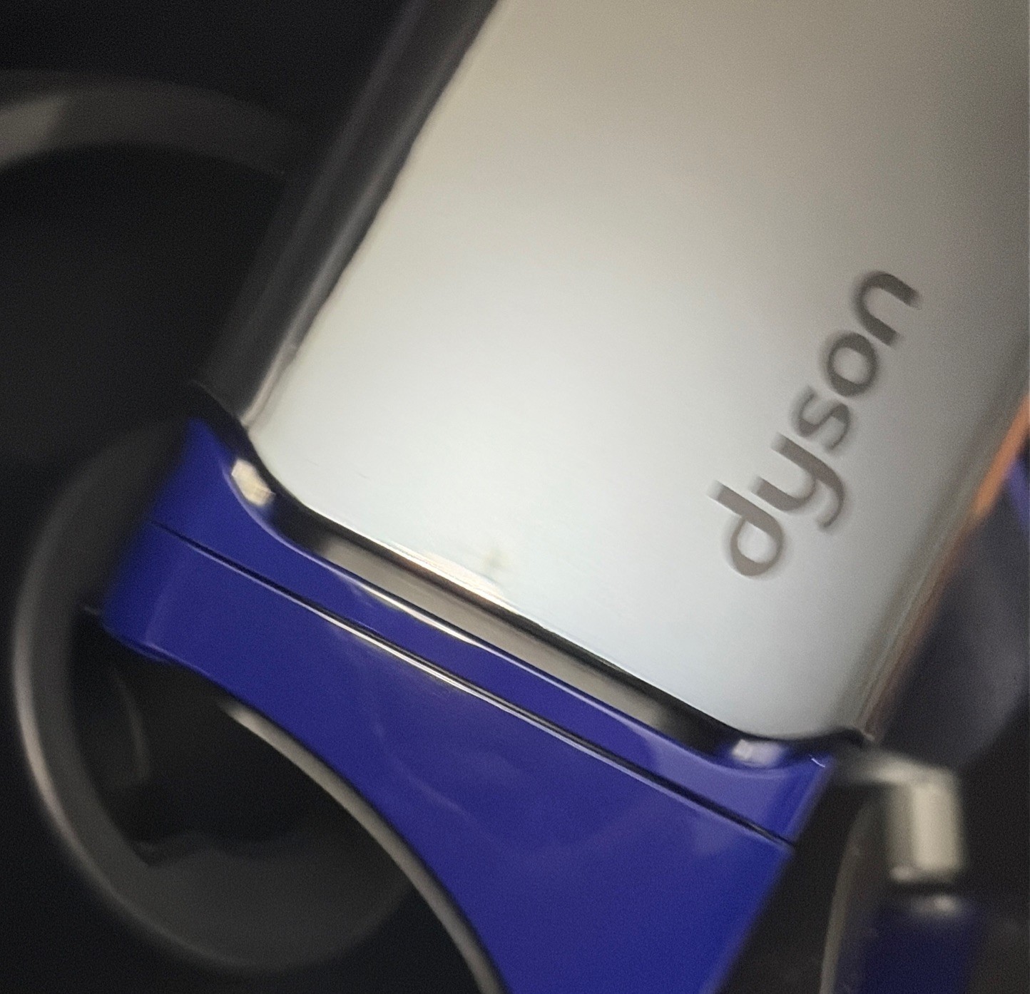 Zone DYSON Headphones – WP01 – Touch And Voice Control Volume | Noise Cancelling