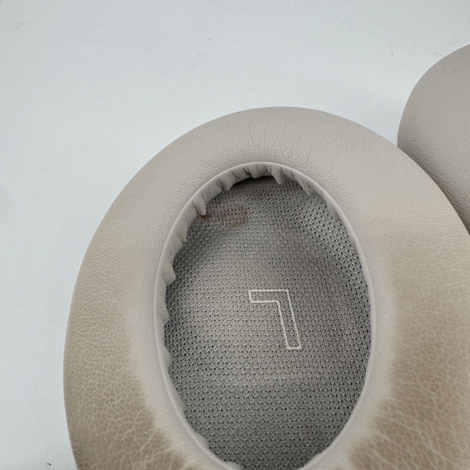 Bose QuietComfort Ultra Over-Ear Headphones – White Smoke acceptable
