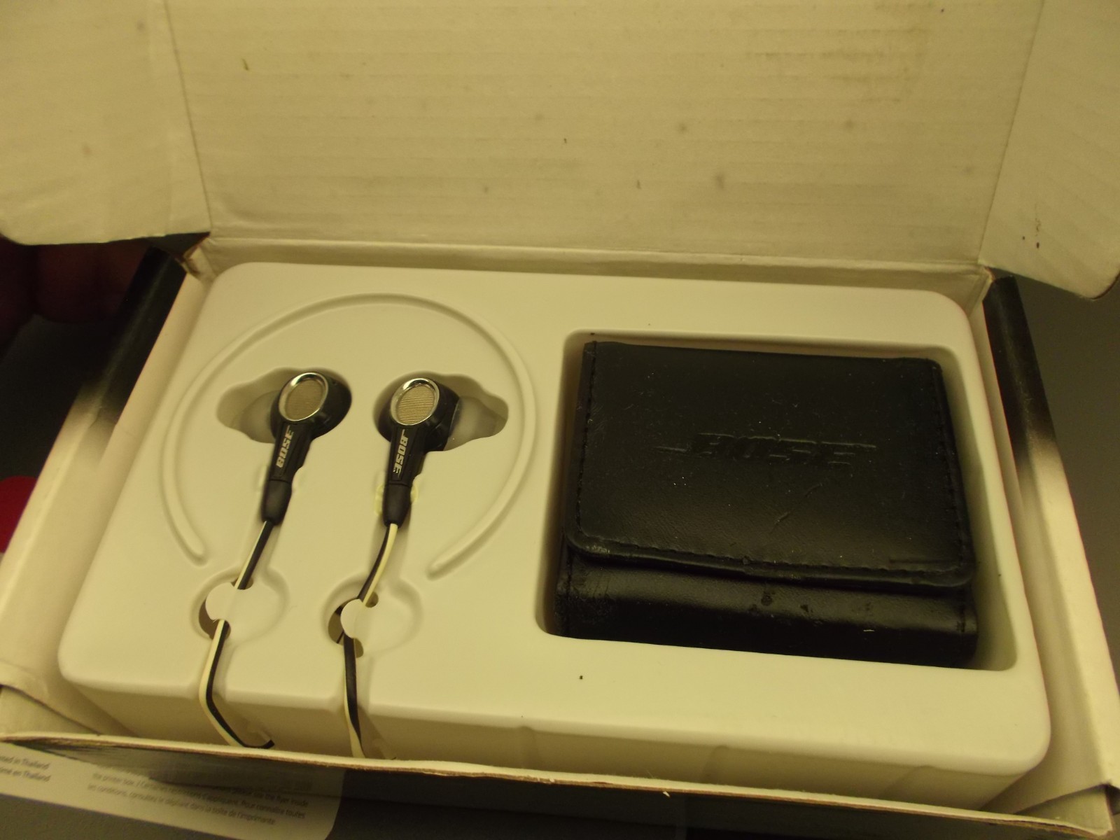 NEW BOSE IN-EAR HEADPHONES 042365 IN BOX W/EXTRA SILICONE TIPS & PAPERS