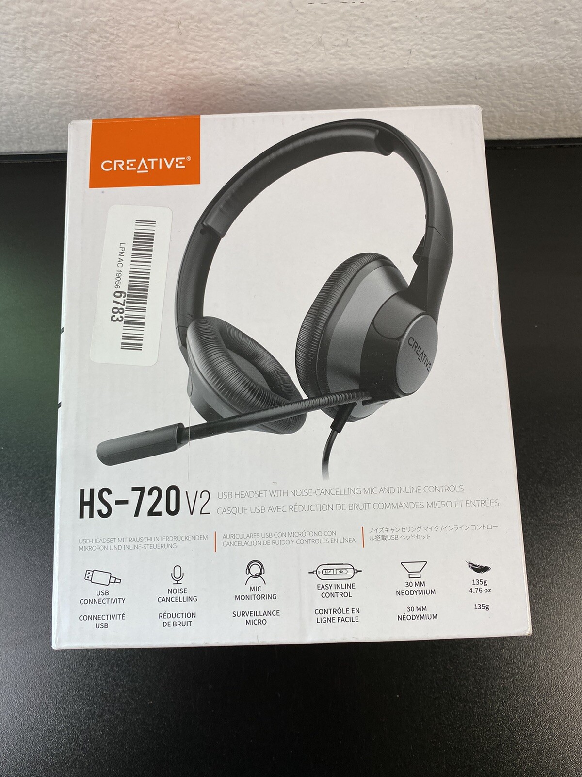 CREATIVE HS-720 V2 USB Digital Headphones with Noise Cancelling Condenser Micro
