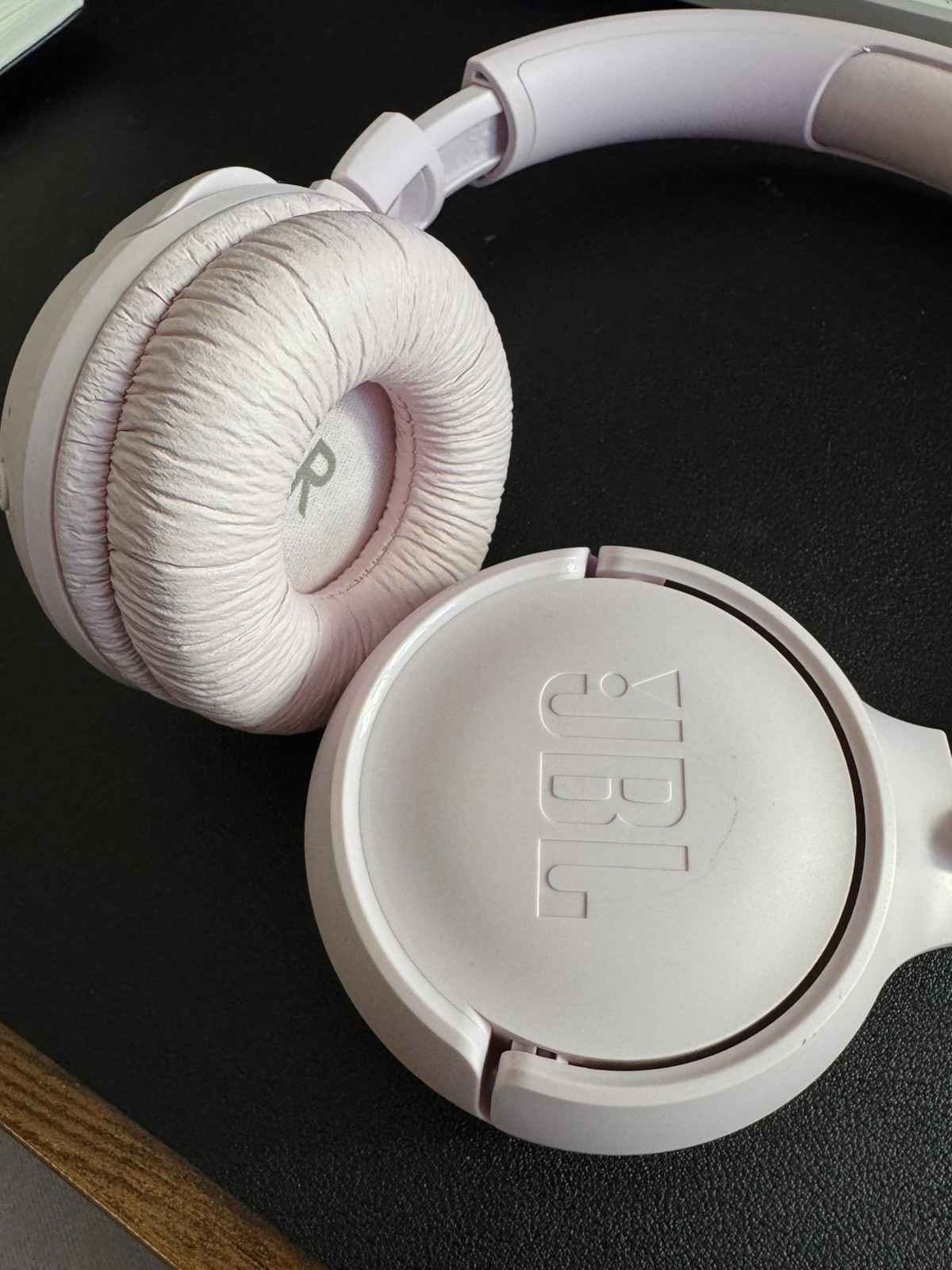 JBL Bluetooth Over Ear headphones with up to 40 hours battery Rose