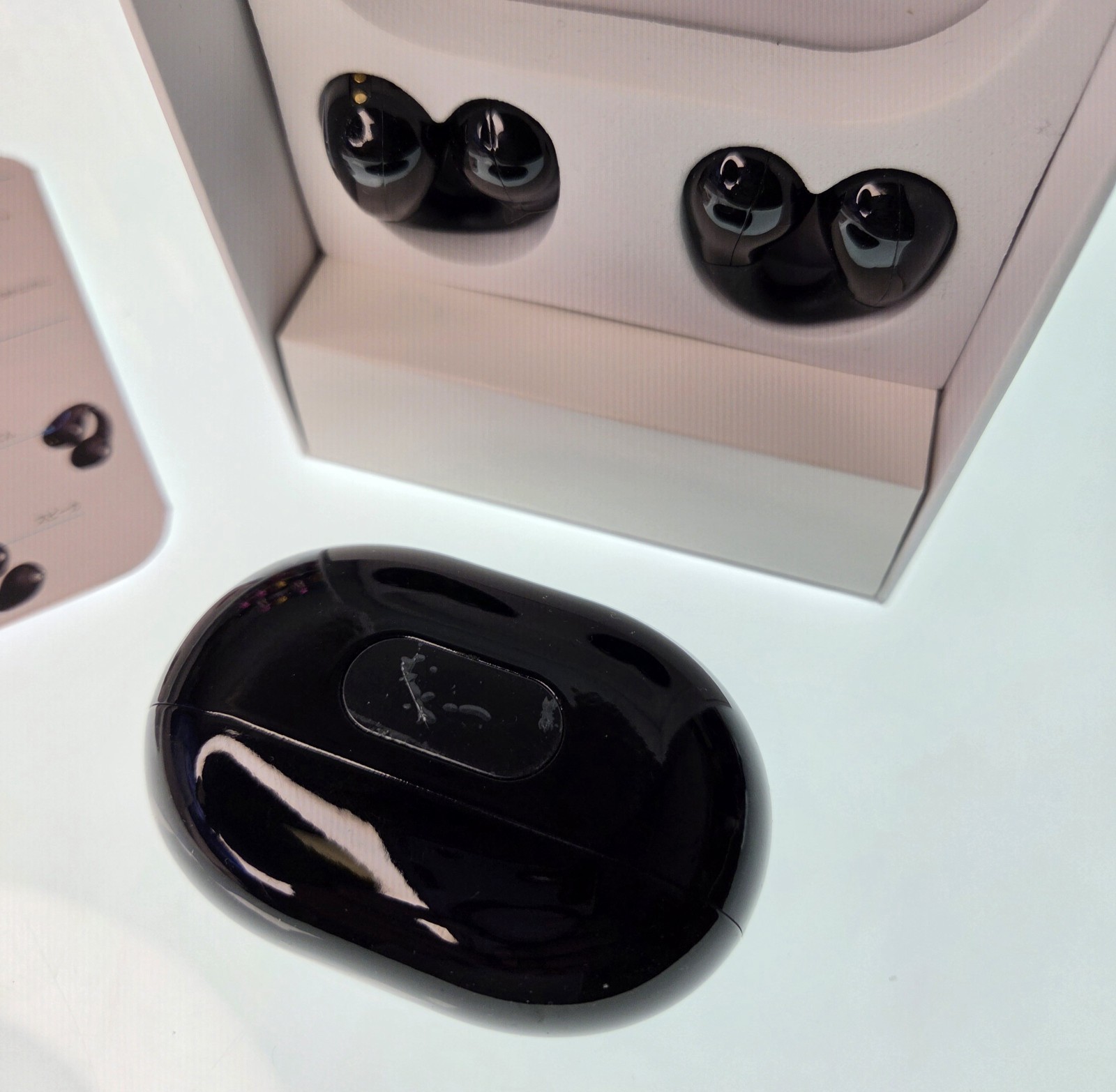 Clip On Wireless Earbuds YYK-Q71 Black Case Ear Clips