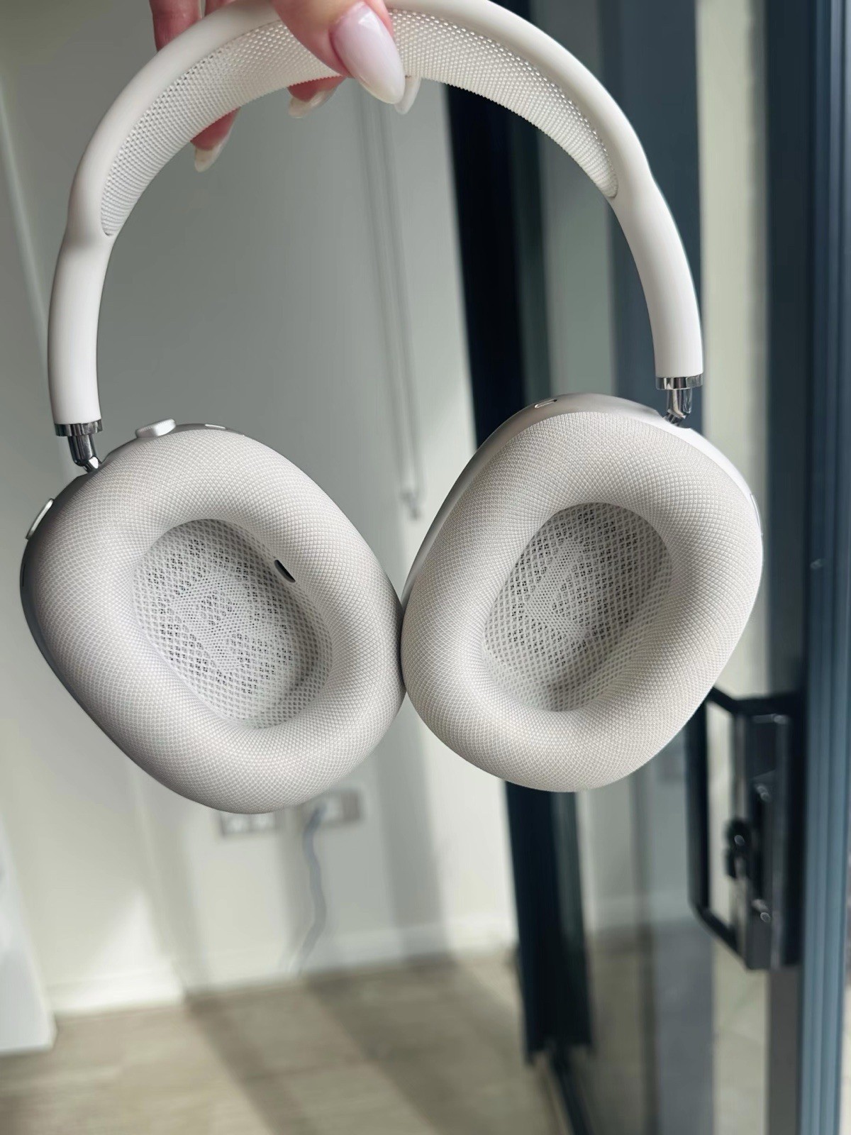 Apple AirPods Max Wireless Over-Ear Headphones ANC/Transparency Silver/White
