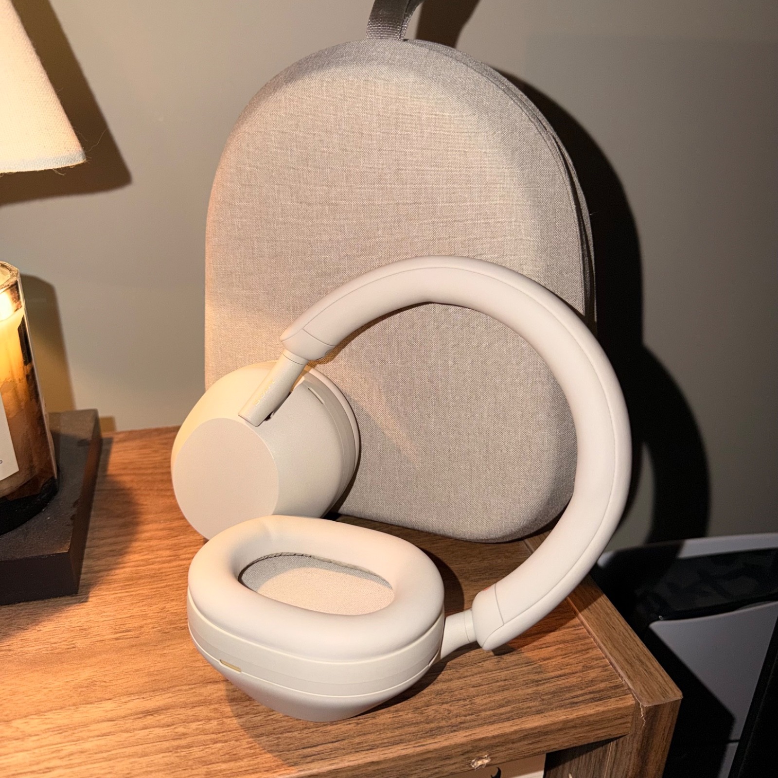 *GENTLY USED* Sony WH-1000XM5 Wireless Noise Canceling Headphones – Silver