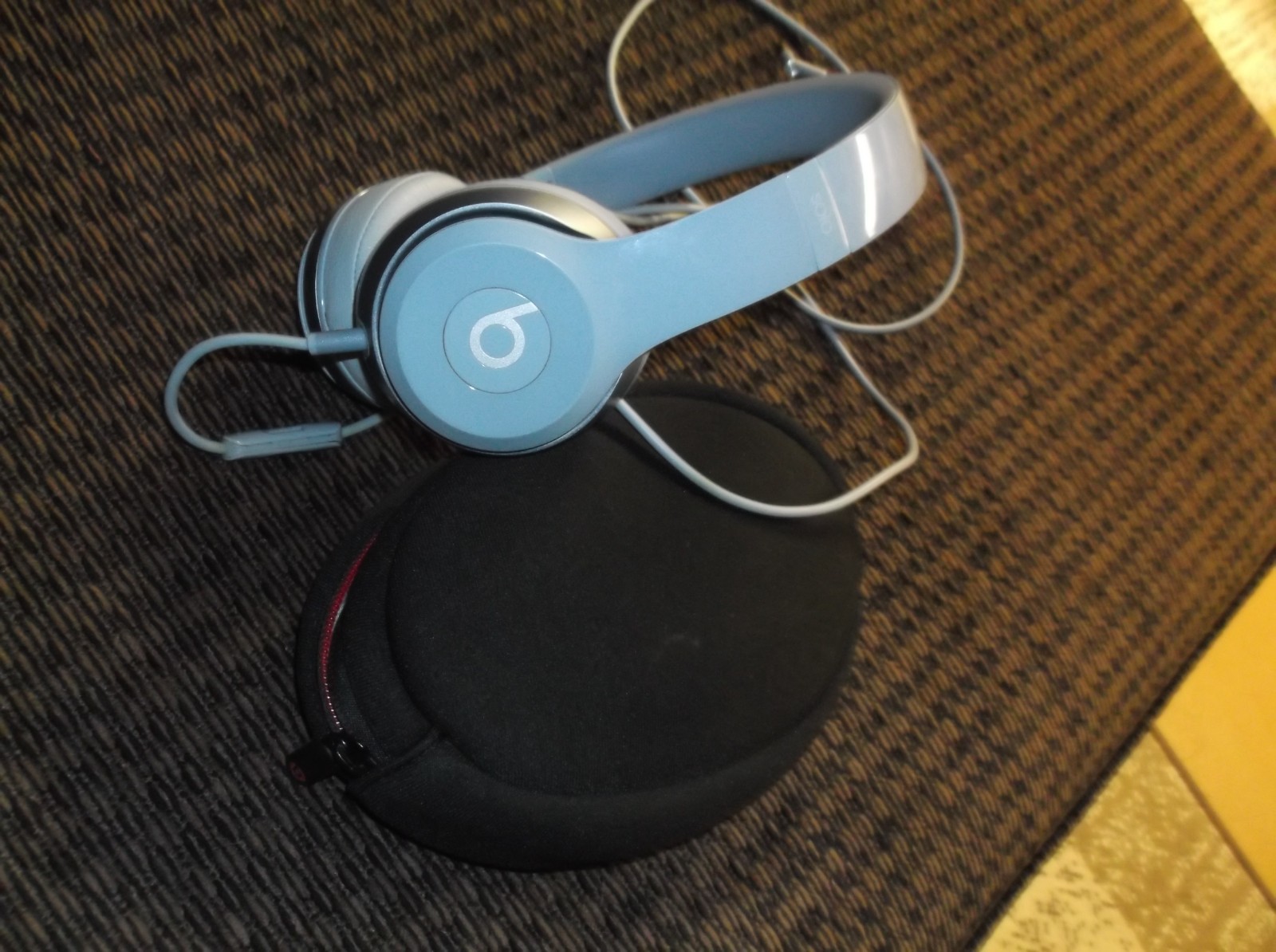 Beats by Dr. Dre~ Solo B0518 ~Blue/Gray~ Wired Headphones with Case