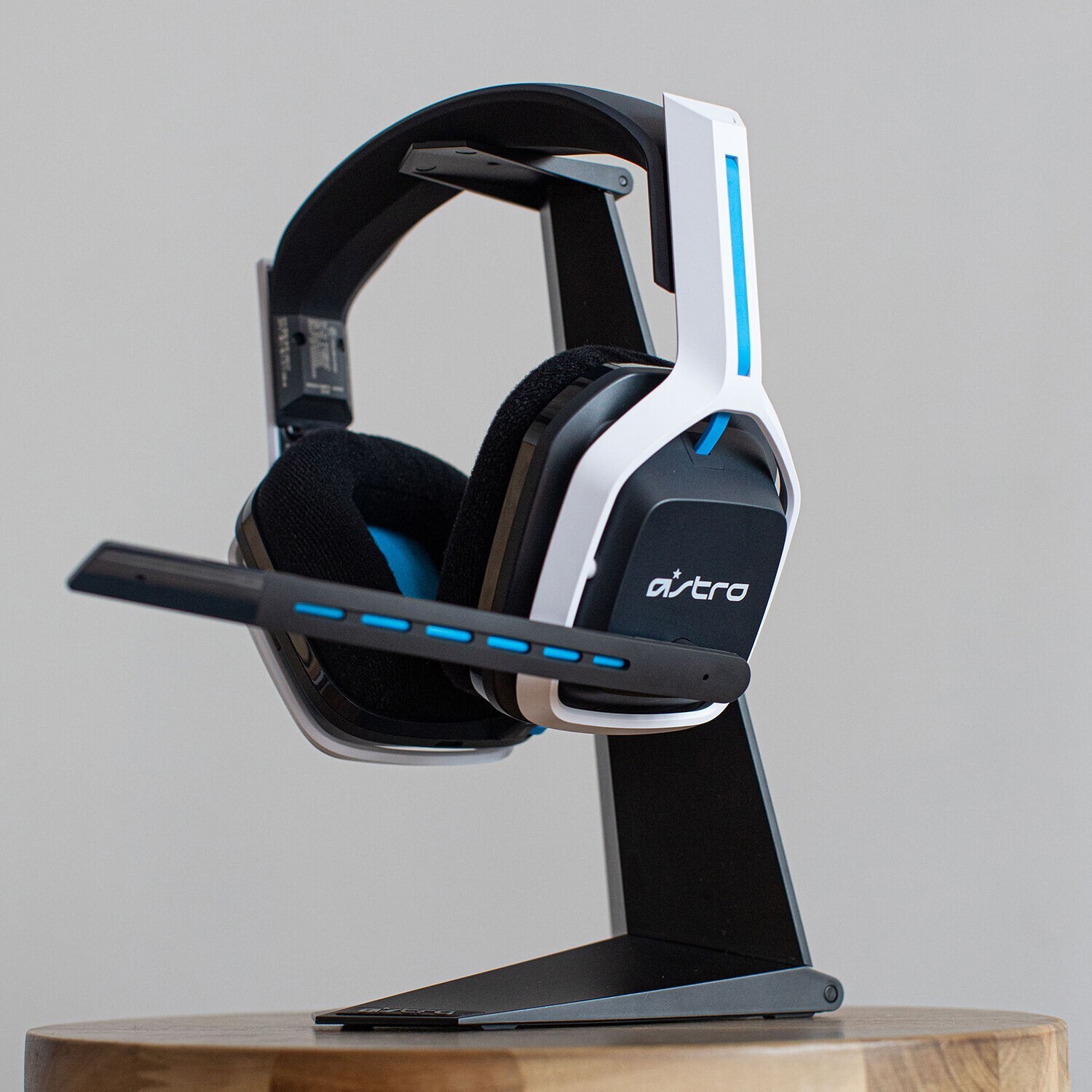 Astro Gaming A20 Gen 2 Wireless Gaming Headset – PlayStation 4 & 5 (White/Blue)