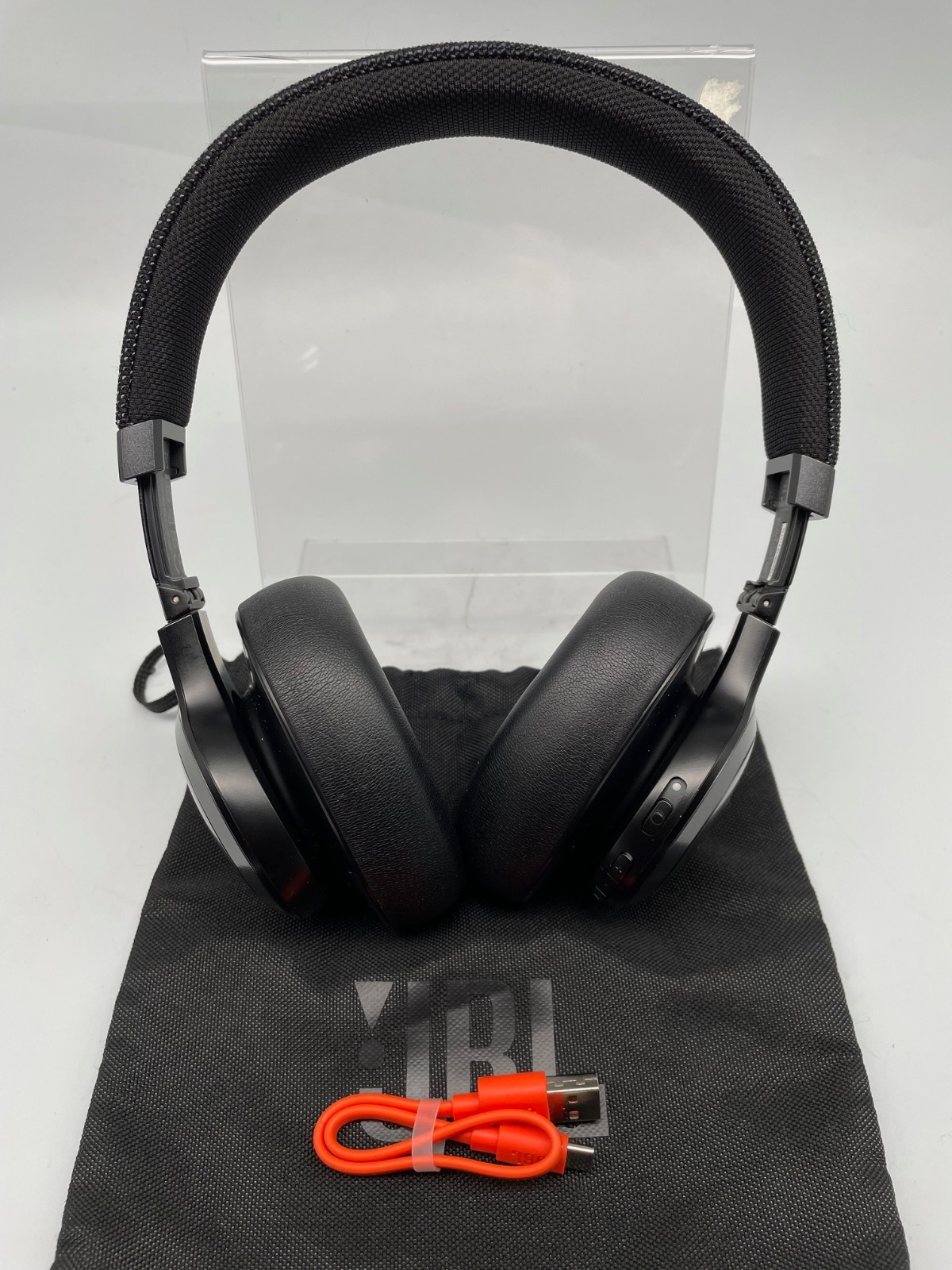 JBL 675 ANC Live Headphones