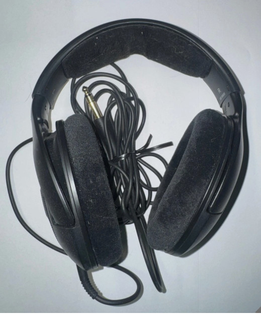 Sennheiser HD 560S Open-Back Reference Headphones – Used, Great Condition