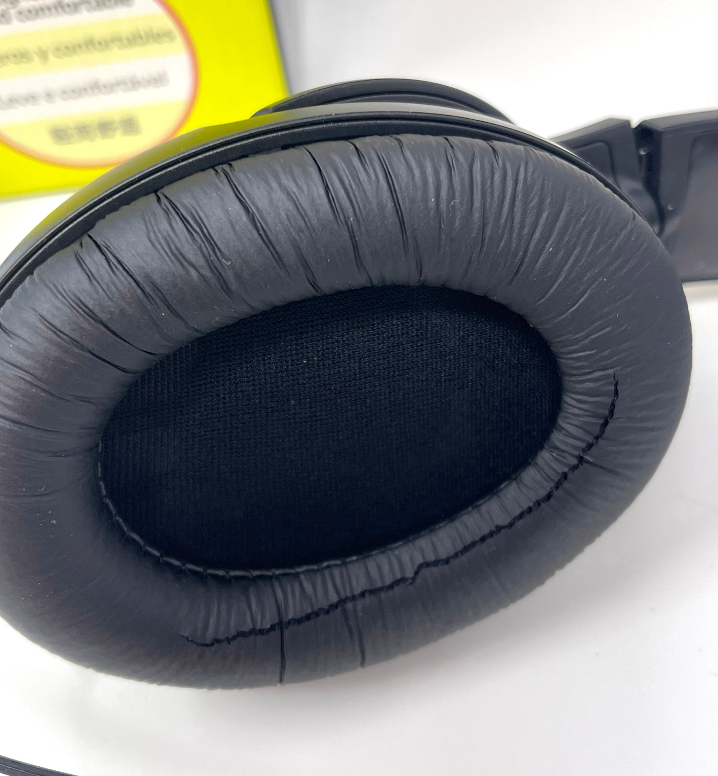 Sennheiser HD 180 Over-Ear Adjustable Headband Wired Headphones Used Works