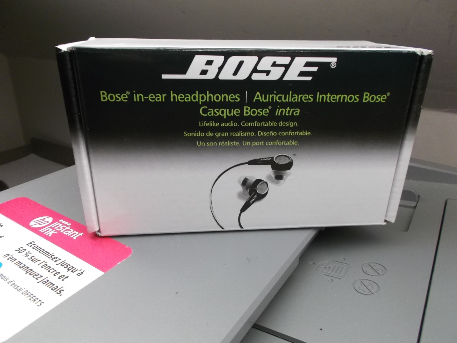 NEW BOSE IN-EAR HEADPHONES 042365 IN BOX W/EXTRA SILICONE TIPS & PAPERS