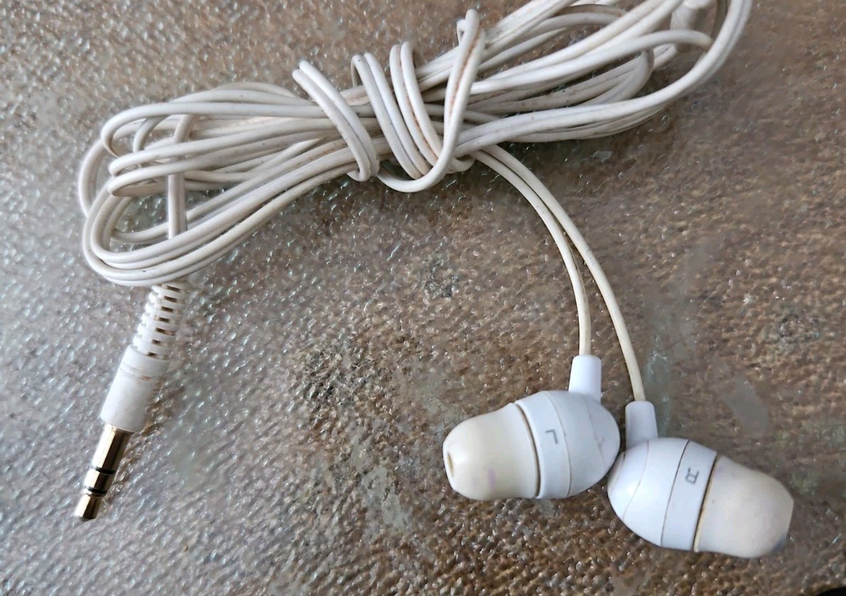 3 Stereo Wired Earbuds, Creative, Olympus, JVC