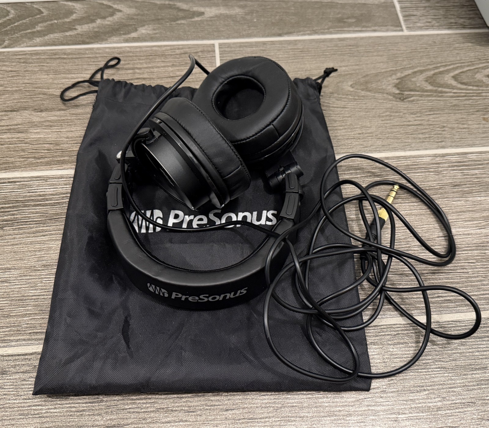 Presonus HD9 Professional Studio Monitoring Headphones, Black, Barely Used