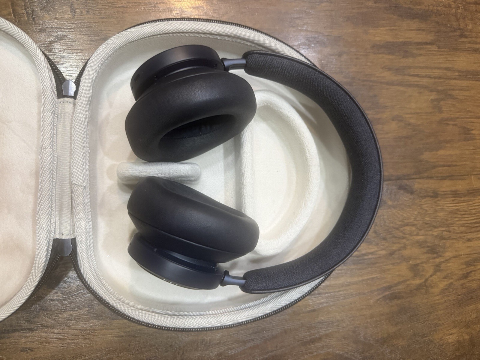 Bang & Olufsen Beoplay Portal Wireless Over-Ear Headphones Blue Silver with Case