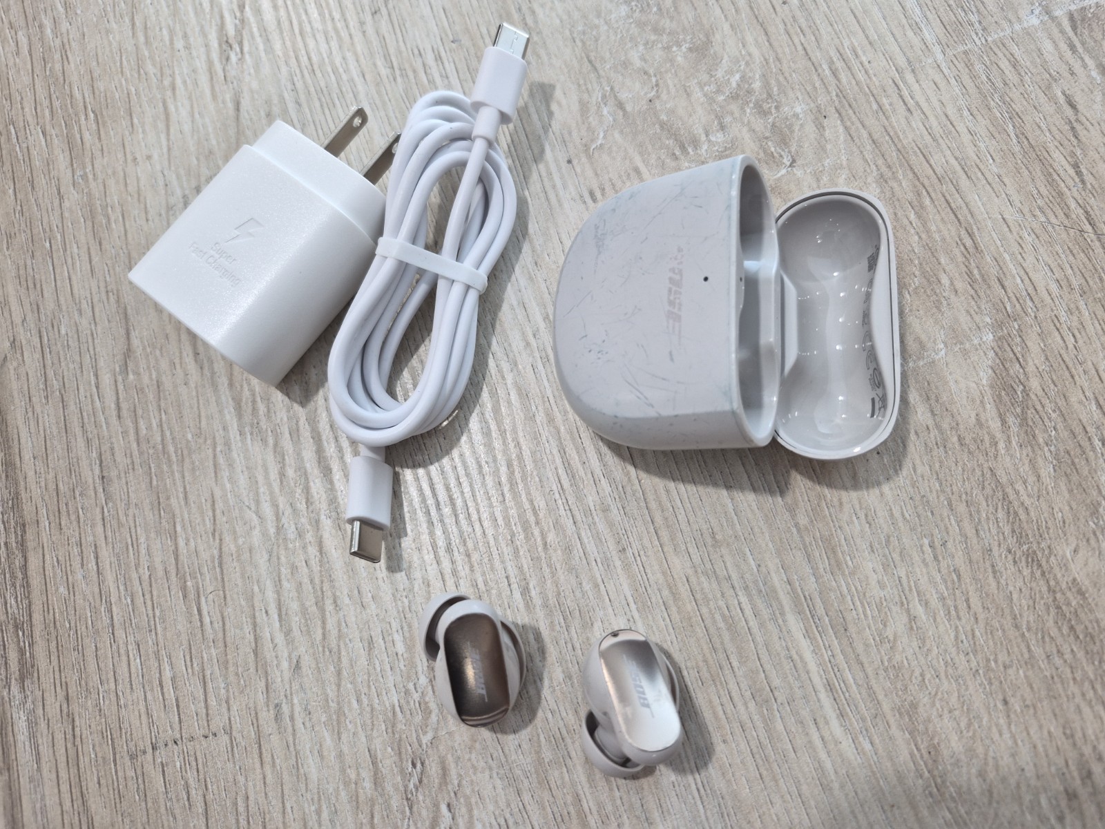 Orginal Bose QuietComfort Ultra Wireless Noise Cancelling Earbuds – white (Wear)