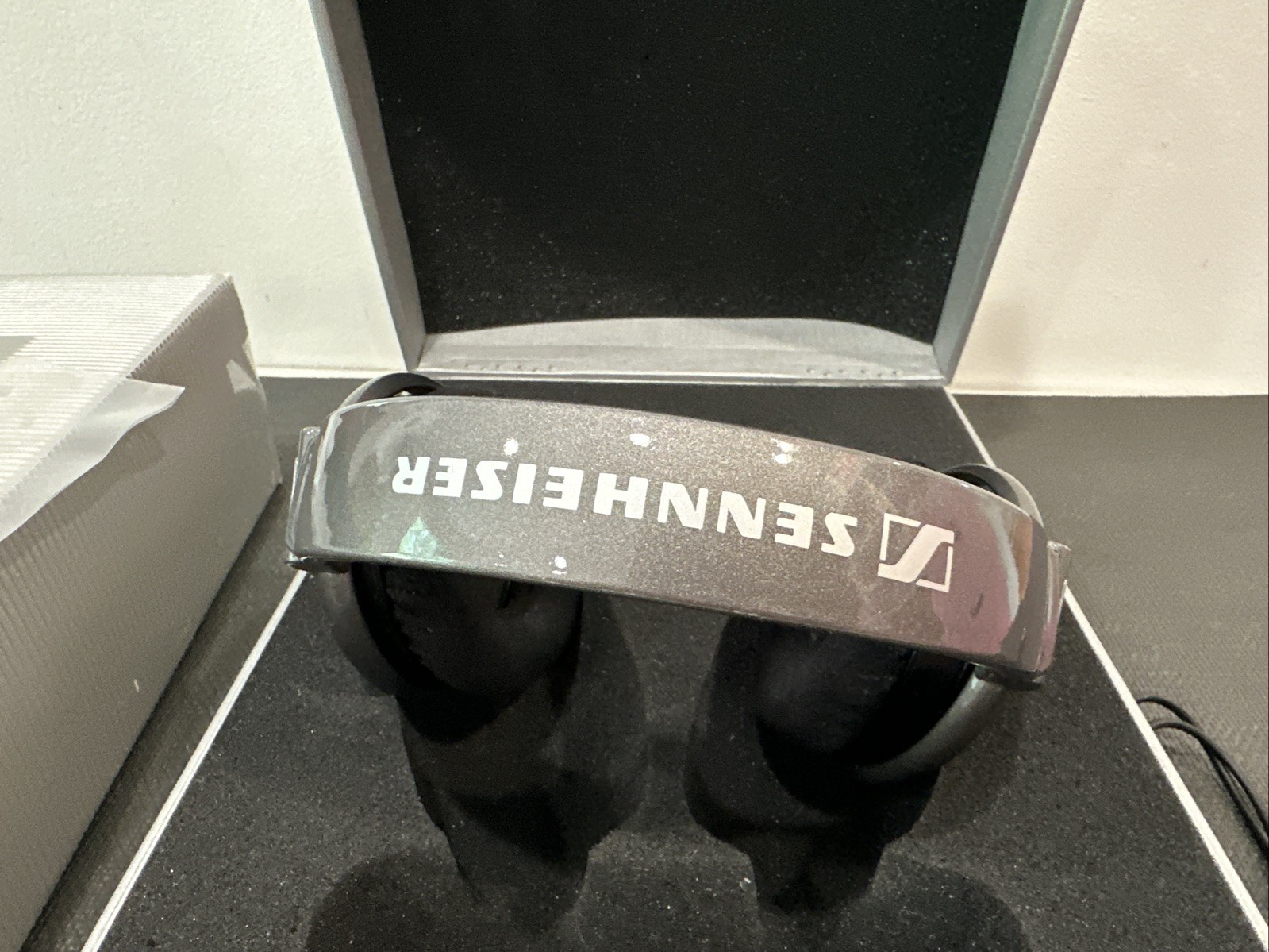 Sennheiser HD650 Reference Class Headphones Gray/Black