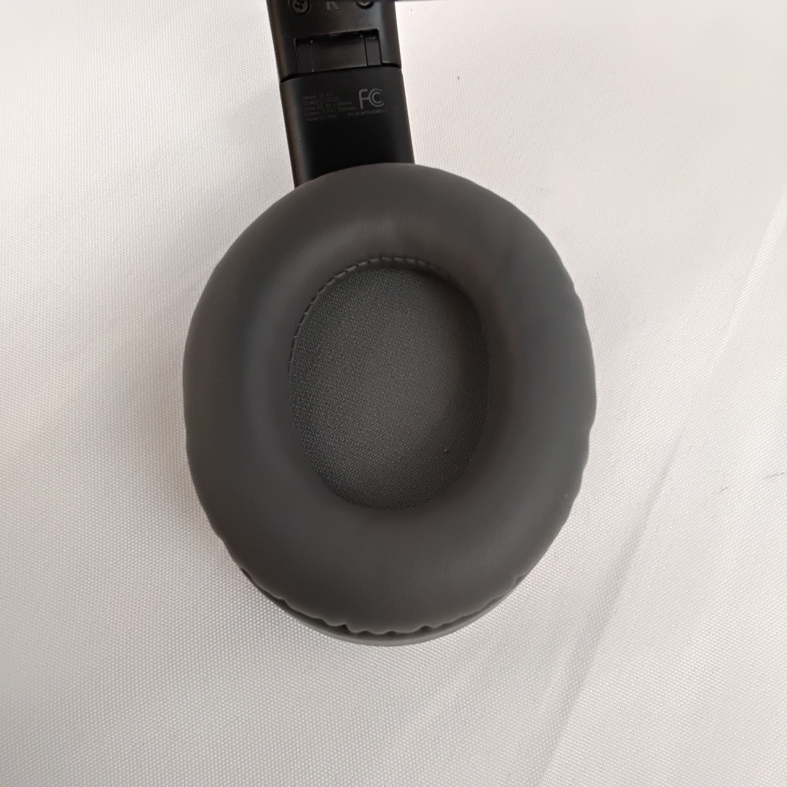 Guess Bluetooth Headphones Black Over-Ear Wireless Audio SP-V21 #J5228