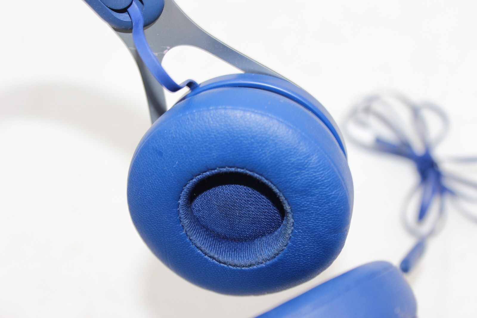 Beats EP Wired Headphones – Battery Free BLUE Silver Corded w/Iphone adapter
